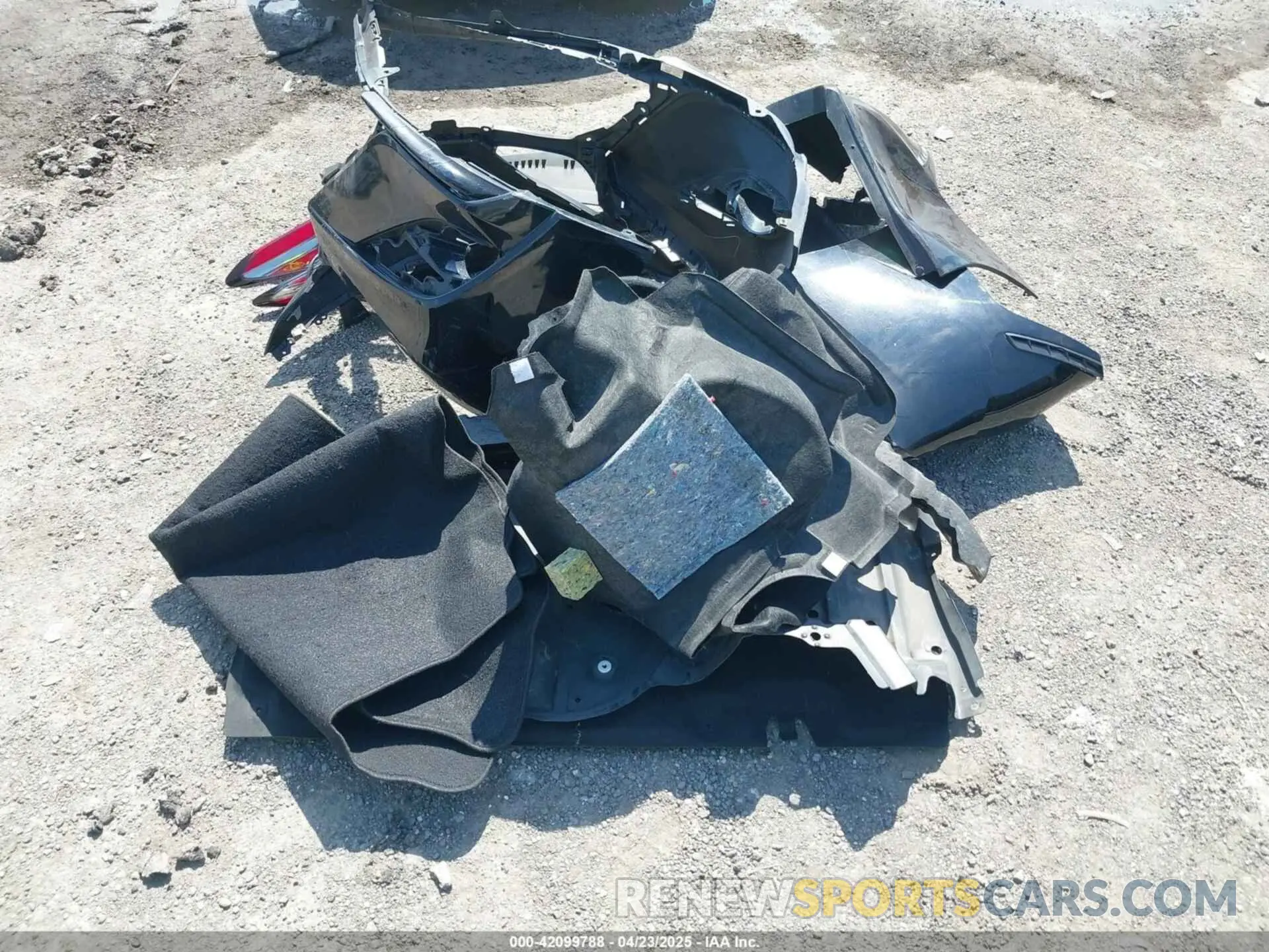 18 Photograph of a damaged car 4T1B11HK3KU787308 TOYOTA CAMRY 2019
