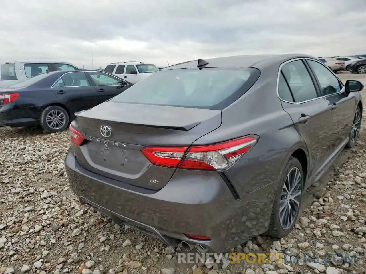 4 Photograph of a damaged car 4T1B11HK3KU787387 TOYOTA CAMRY 2019