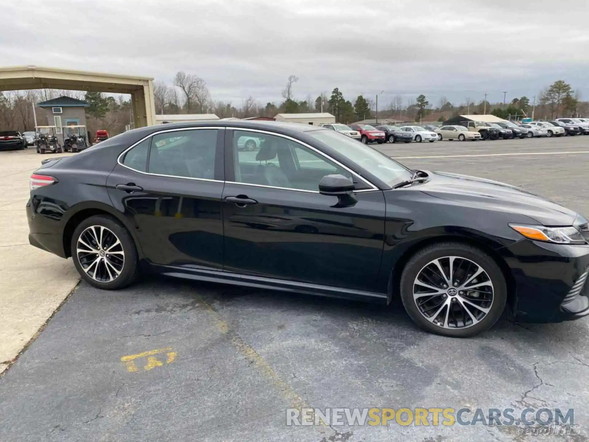 8 Photograph of a damaged car 4T1B11HK3KU799765 TOYOTA CAMRY 2019