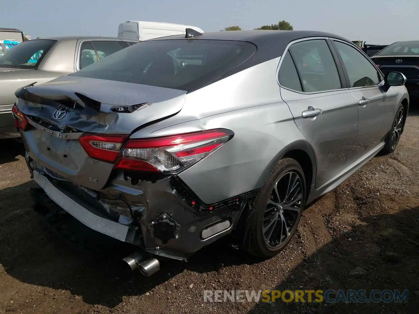 4 Photograph of a damaged car 4T1B11HK3KU802521 TOYOTA CAMRY 2019