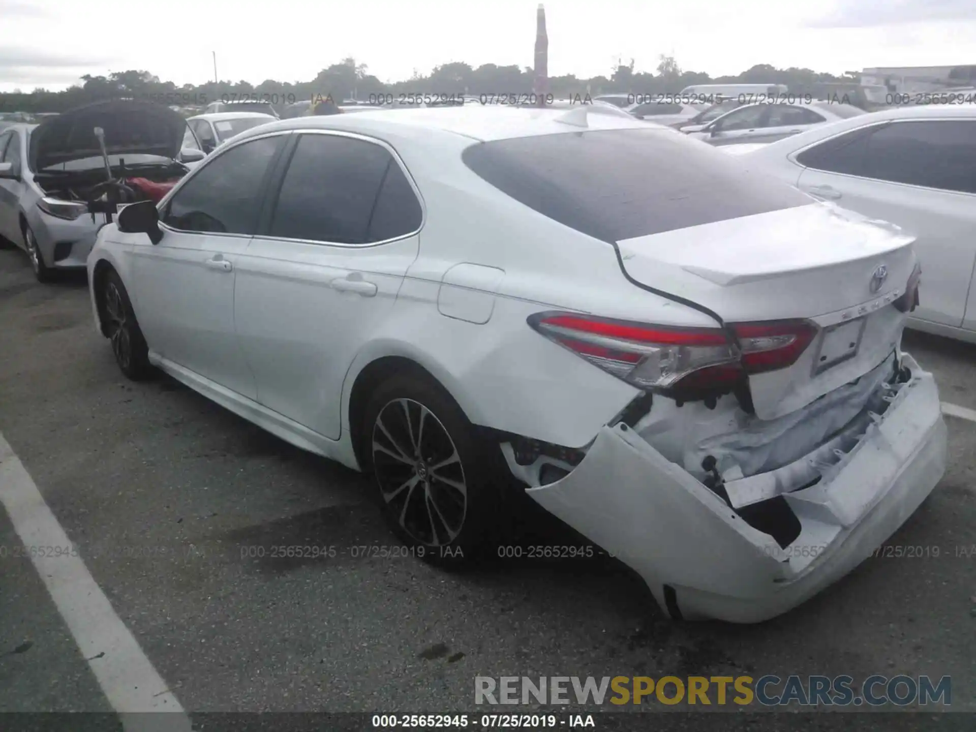 3 Photograph of a damaged car 4T1B11HK3KU803491 TOYOTA CAMRY 2019