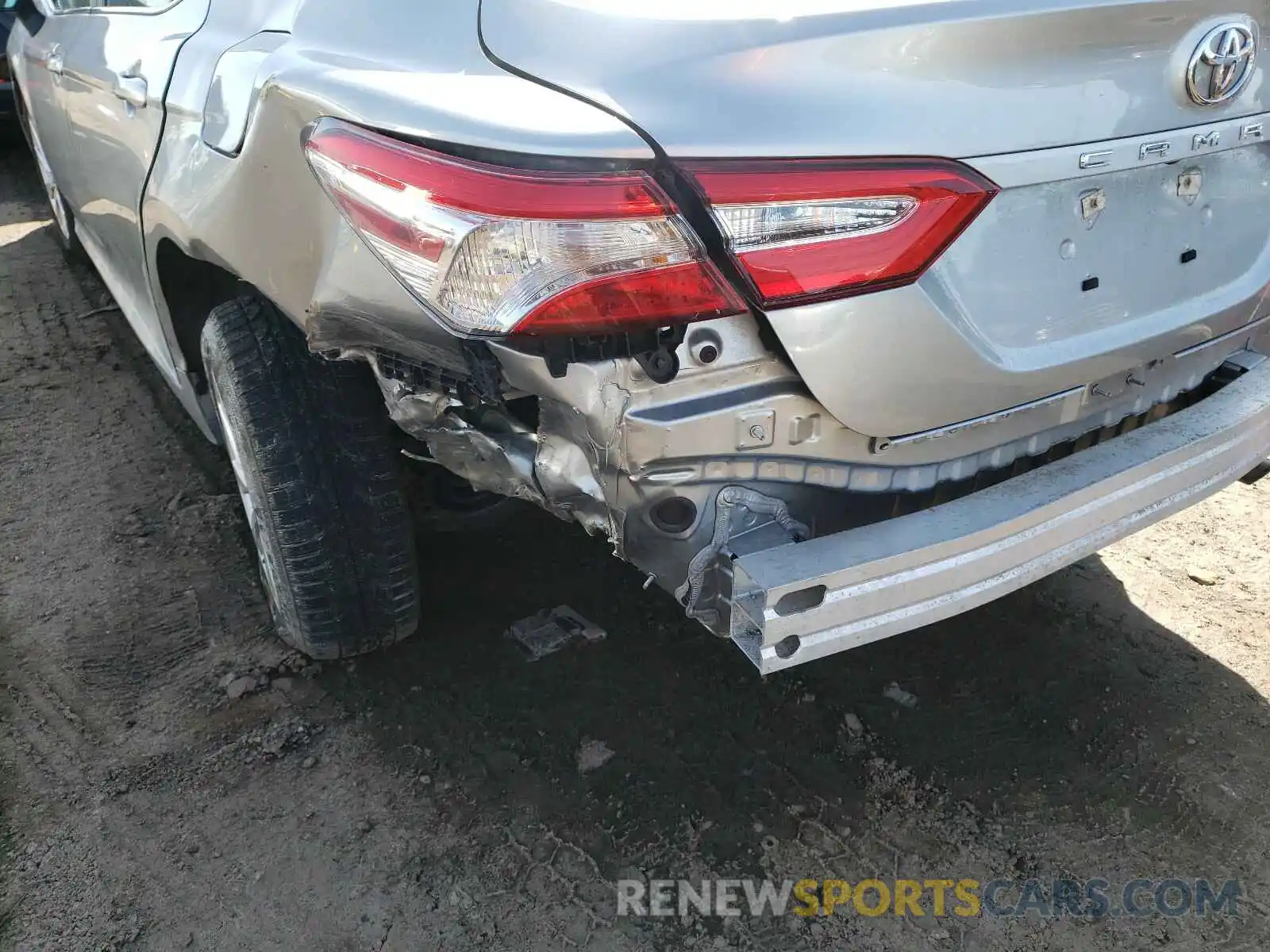 9 Photograph of a damaged car 4T1B11HK3KU805015 TOYOTA CAMRY 2019