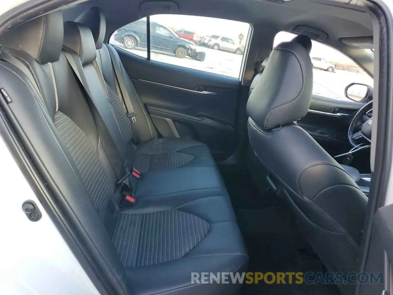 10 Photograph of a damaged car 4T1B11HK3KU808495 TOYOTA CAMRY 2019