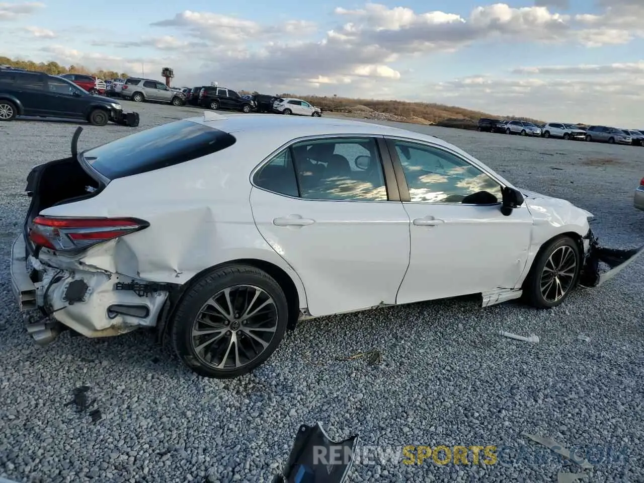 3 Photograph of a damaged car 4T1B11HK3KU808495 TOYOTA CAMRY 2019