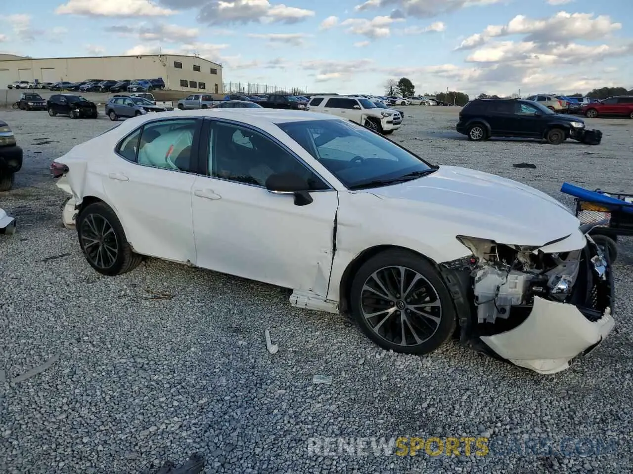 4 Photograph of a damaged car 4T1B11HK3KU808495 TOYOTA CAMRY 2019