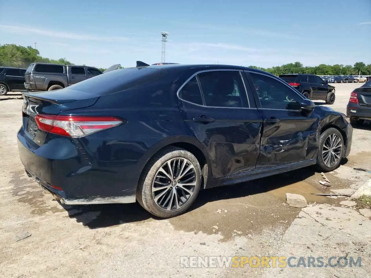 3 Photograph of a damaged car 4T1B11HK3KU813129 TOYOTA CAMRY 2019