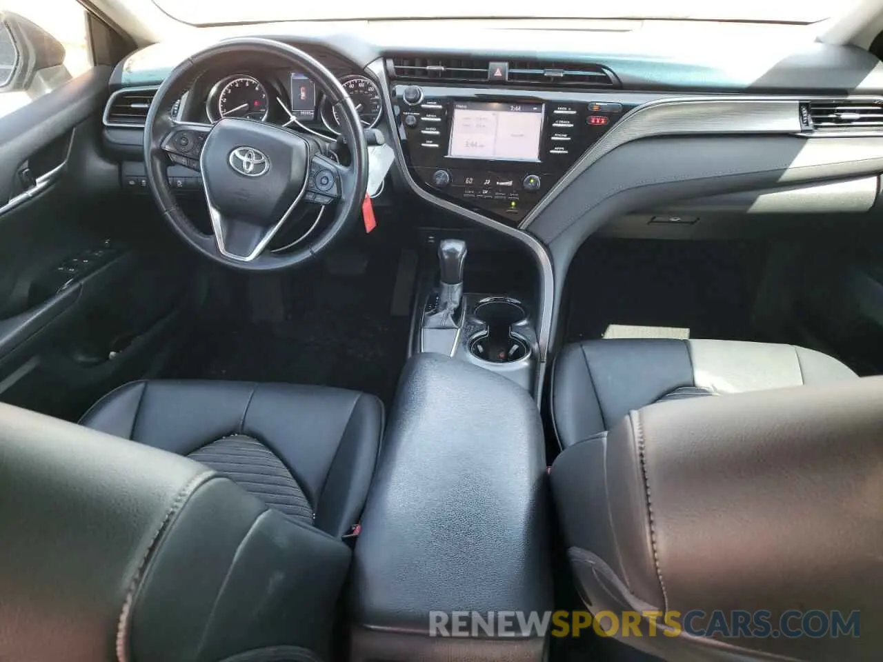8 Photograph of a damaged car 4T1B11HK3KU813129 TOYOTA CAMRY 2019
