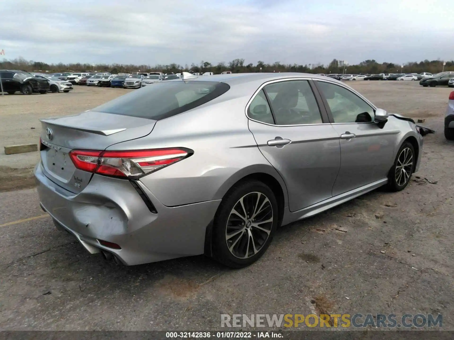 4 Photograph of a damaged car 4T1B11HK3KU814684 TOYOTA CAMRY 2019