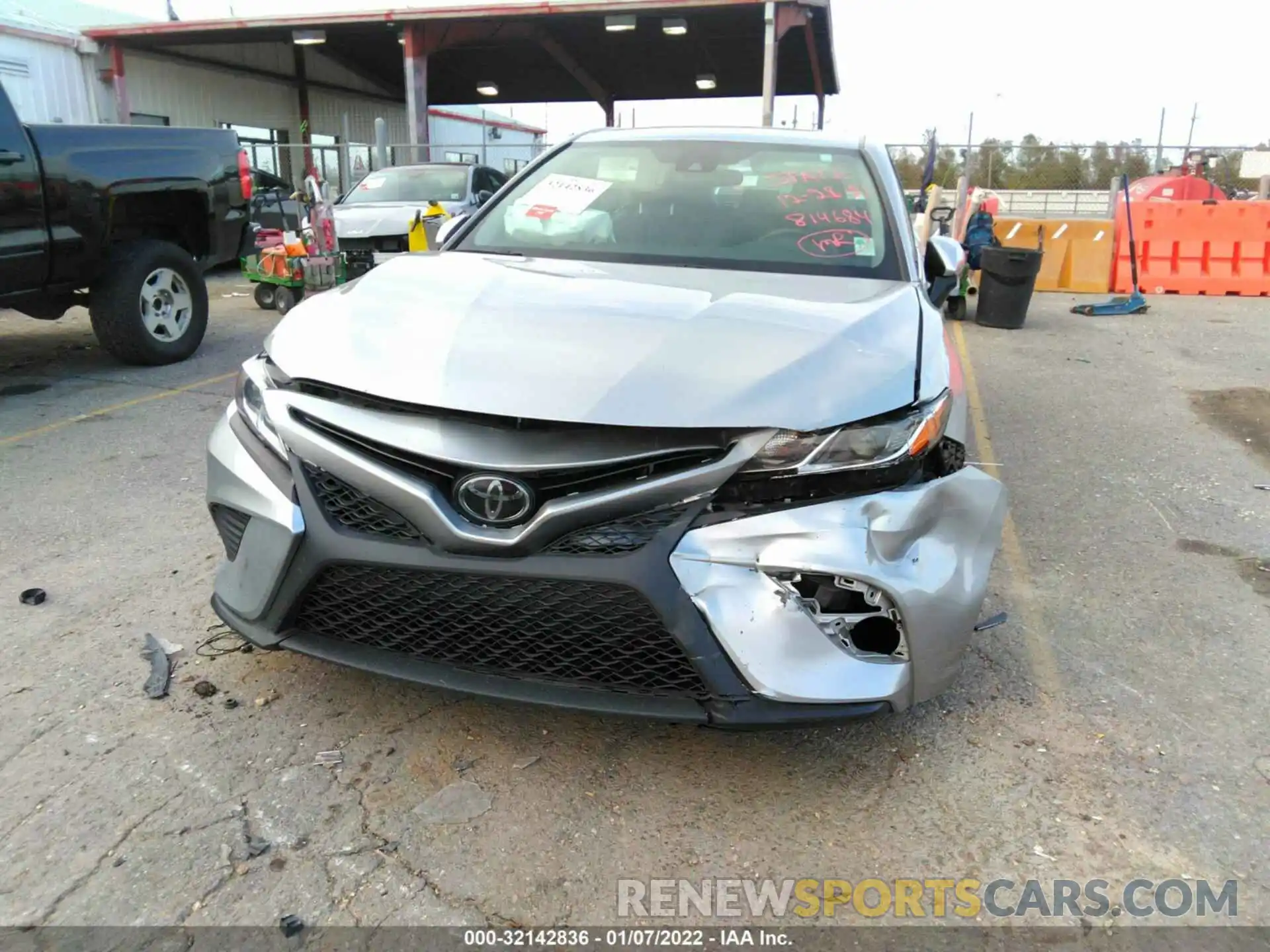 6 Photograph of a damaged car 4T1B11HK3KU814684 TOYOTA CAMRY 2019