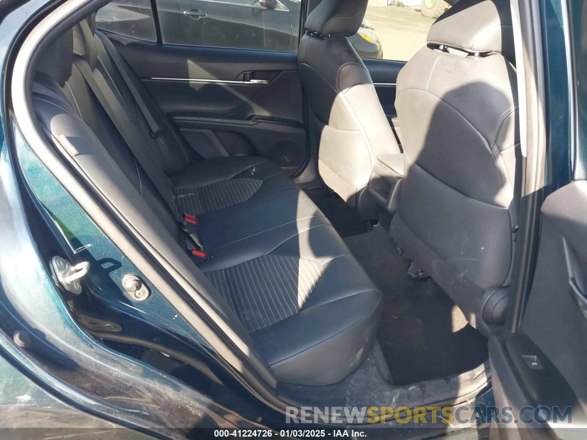 8 Photograph of a damaged car 4T1B11HK3KU814863 TOYOTA CAMRY 2019