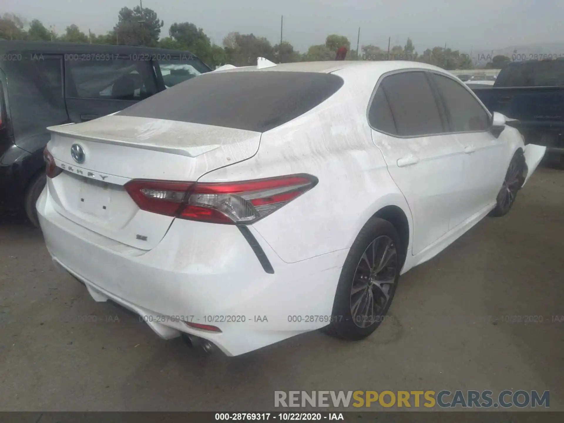 4 Photograph of a damaged car 4T1B11HK3KU815995 TOYOTA CAMRY 2019