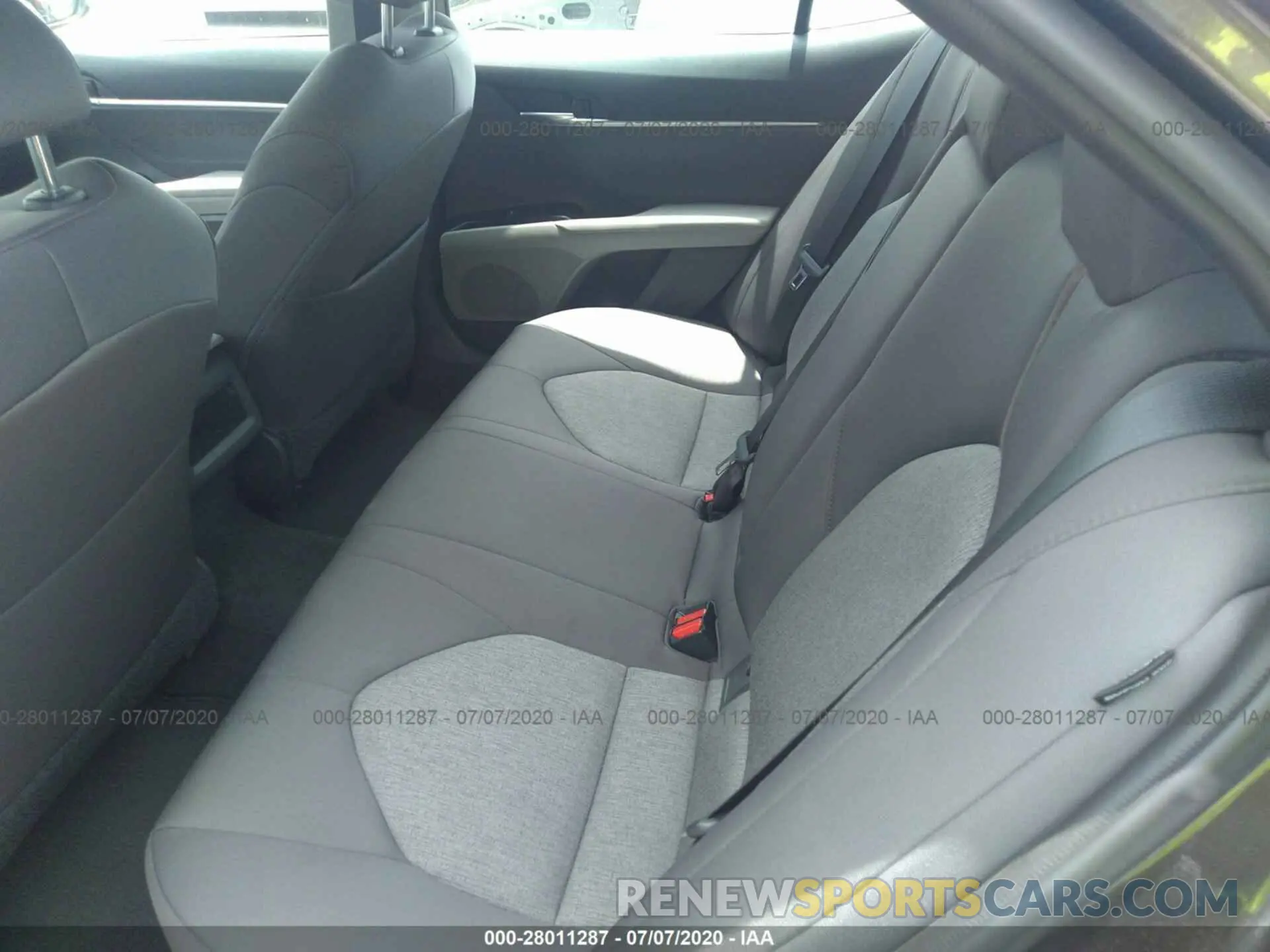 8 Photograph of a damaged car 4T1B11HK3KU822493 TOYOTA CAMRY 2019