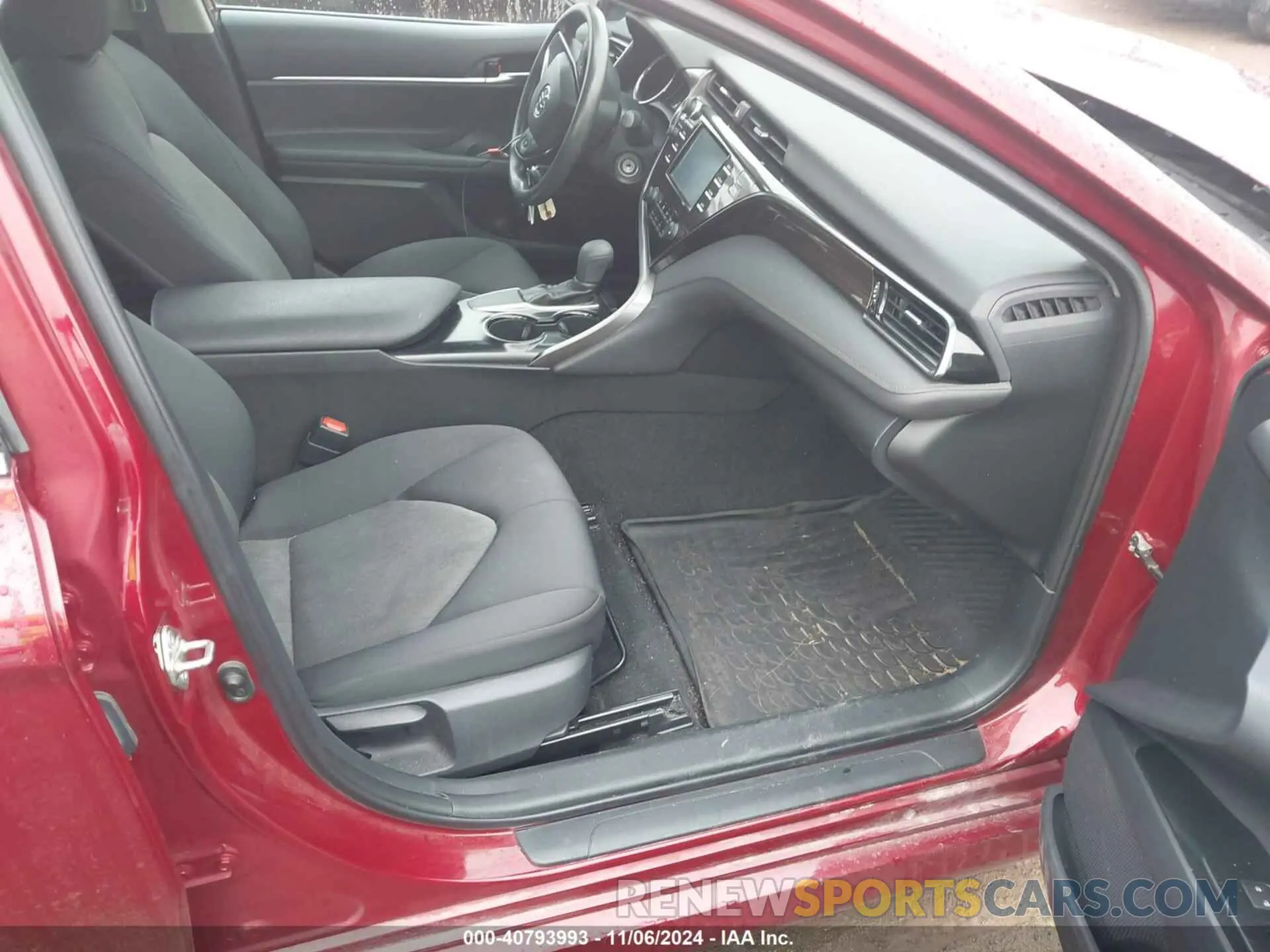 5 Photograph of a damaged car 4T1B11HK3KU825989 TOYOTA CAMRY 2019