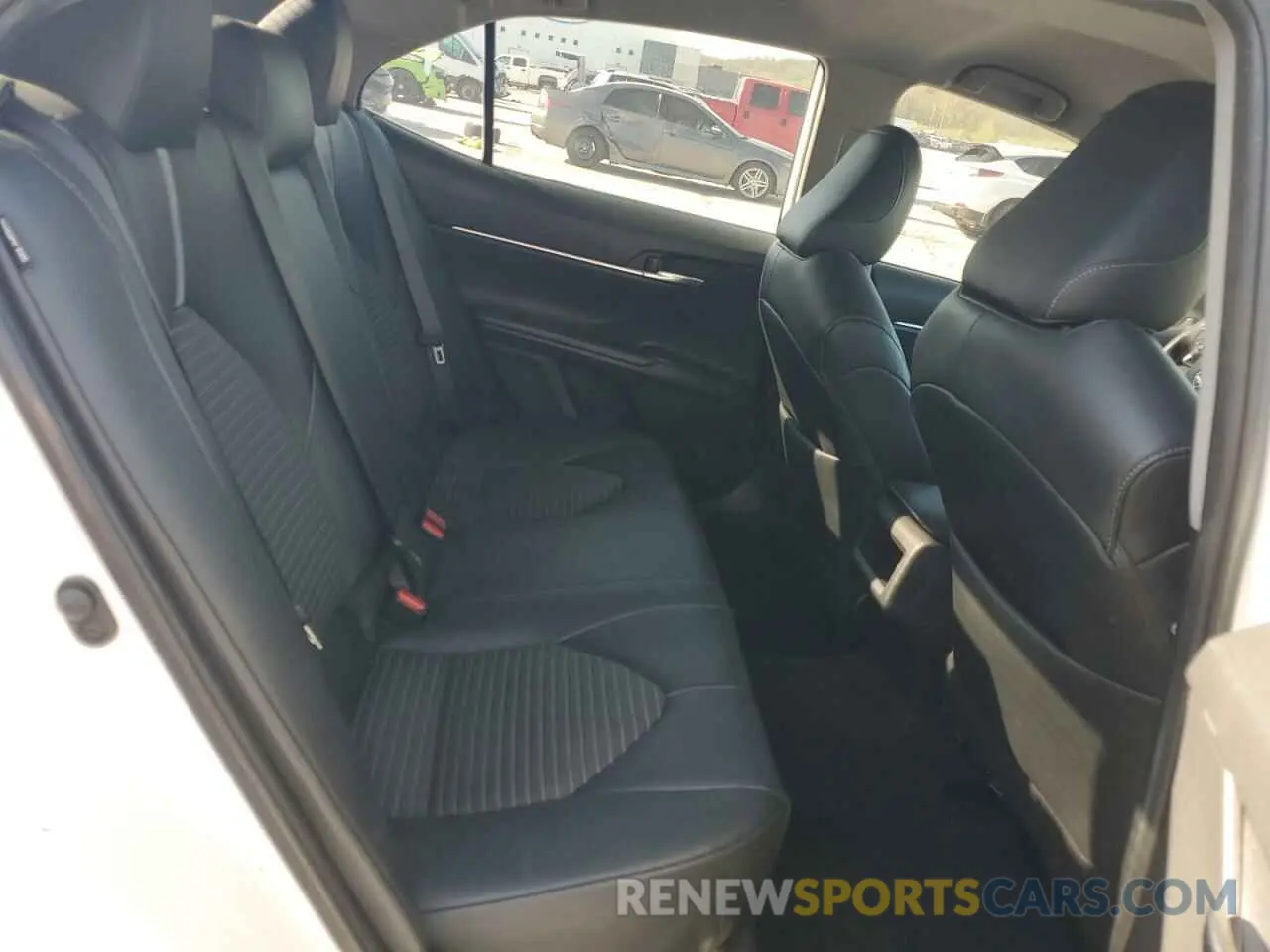 10 Photograph of a damaged car 4T1B11HK3KU832439 TOYOTA CAMRY 2019