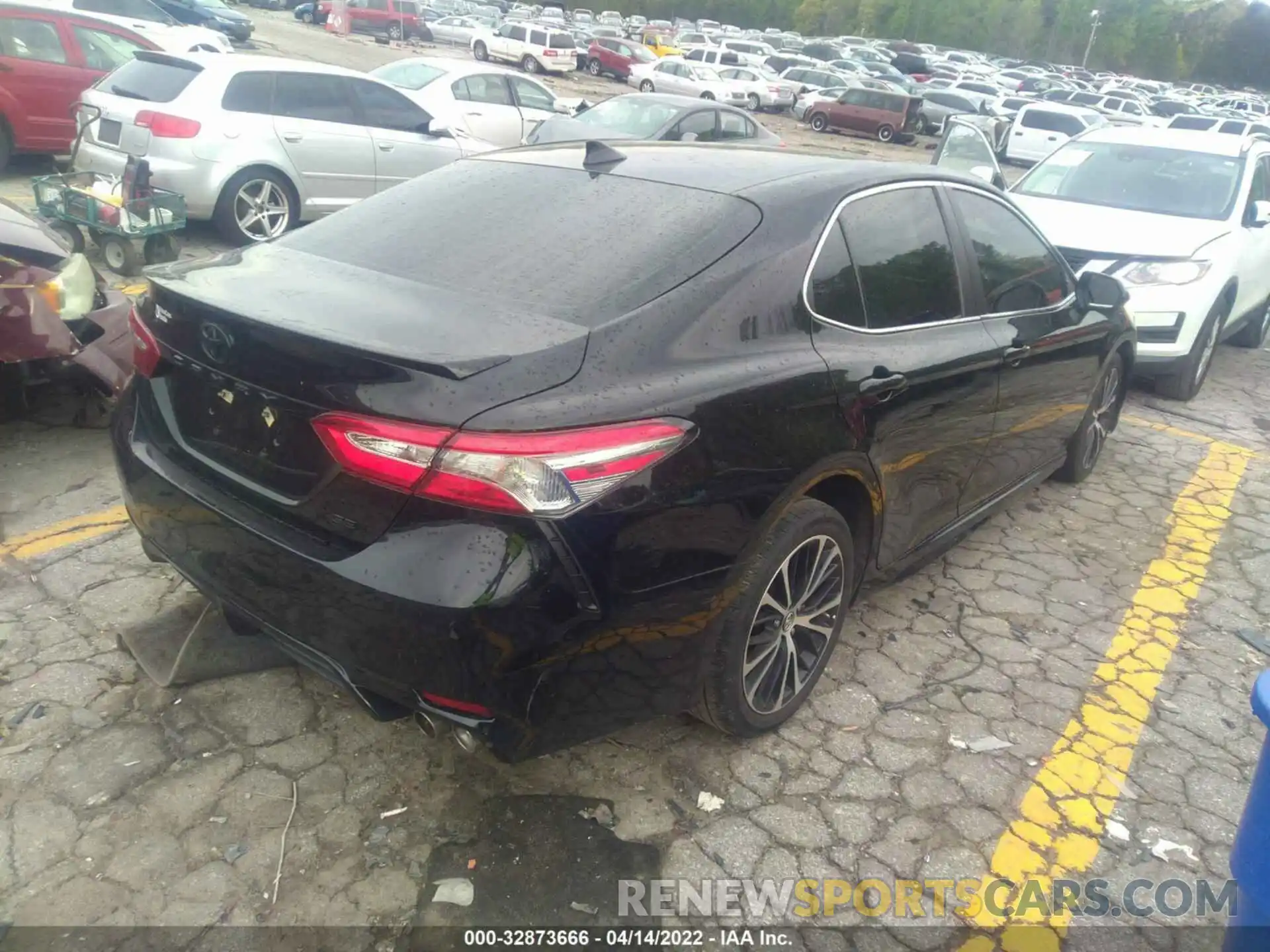 4 Photograph of a damaged car 4T1B11HK3KU849340 TOYOTA CAMRY 2019