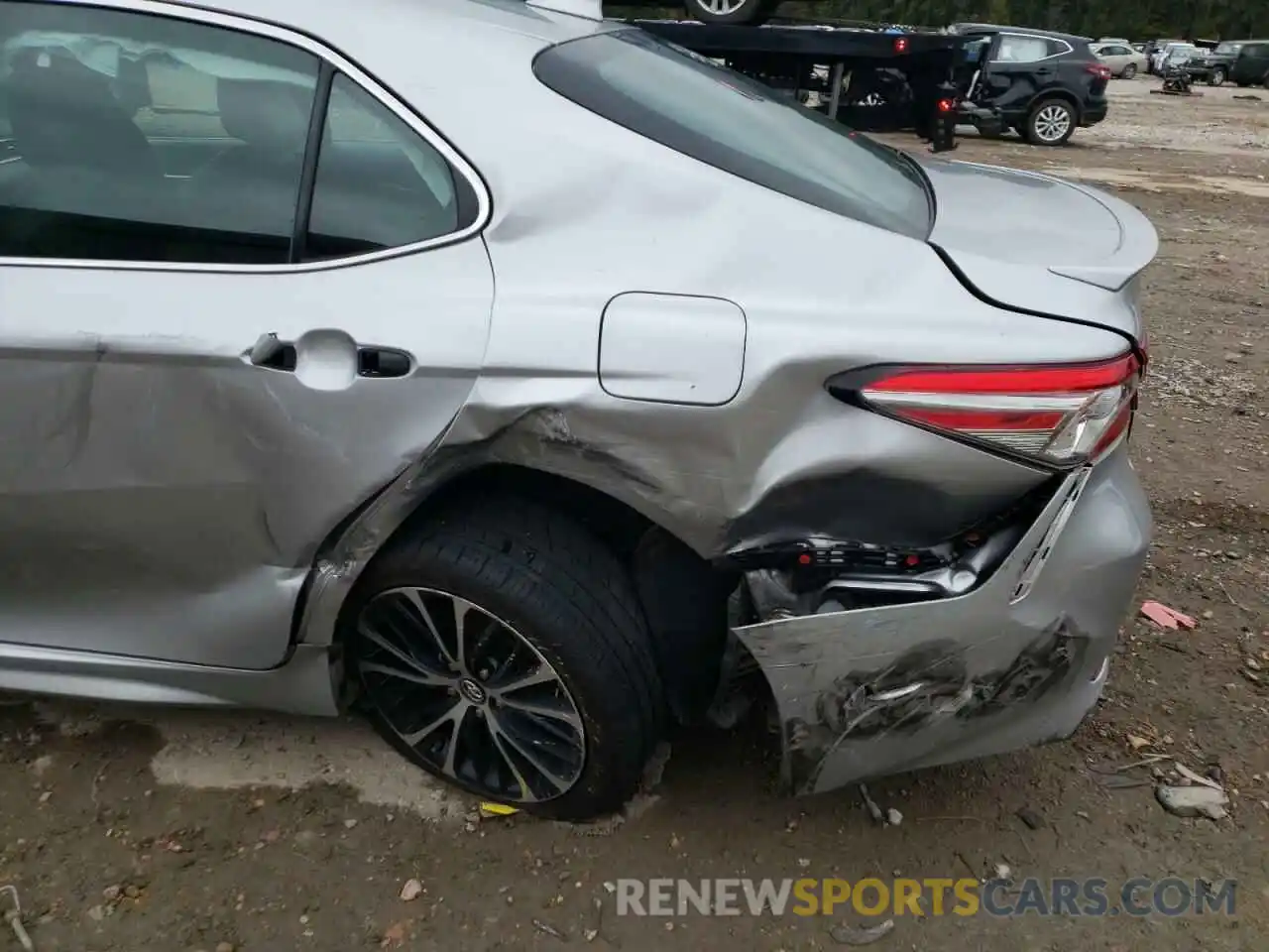 9 Photograph of a damaged car 4T1B11HK4JU065912 TOYOTA CAMRY 2019