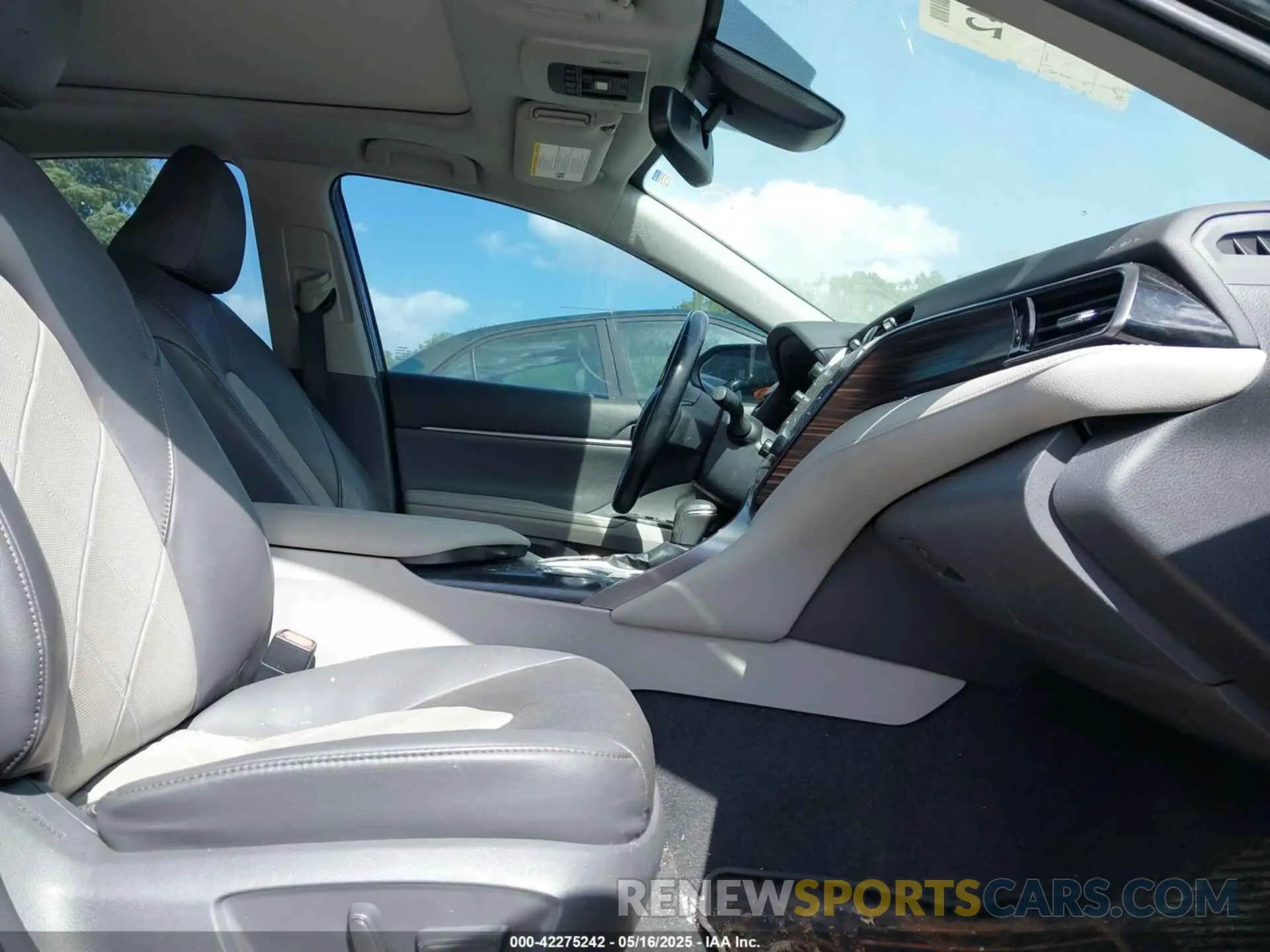 5 Photograph of a damaged car 4T1B11HK4KU159810 TOYOTA CAMRY 2019