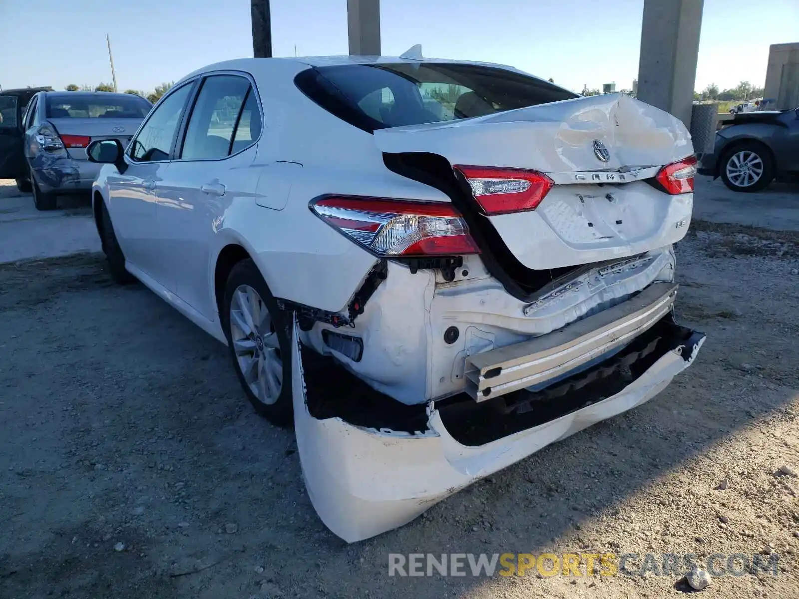 3 Photograph of a damaged car 4T1B11HK4KU162013 TOYOTA CAMRY 2019