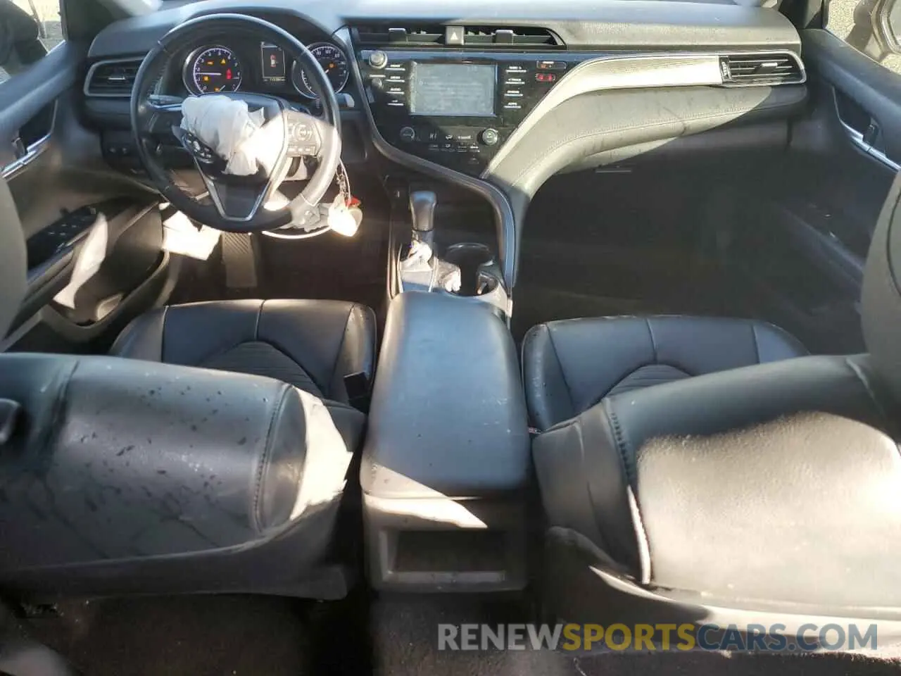 8 Photograph of a damaged car 4T1B11HK4KU162559 TOYOTA CAMRY 2019