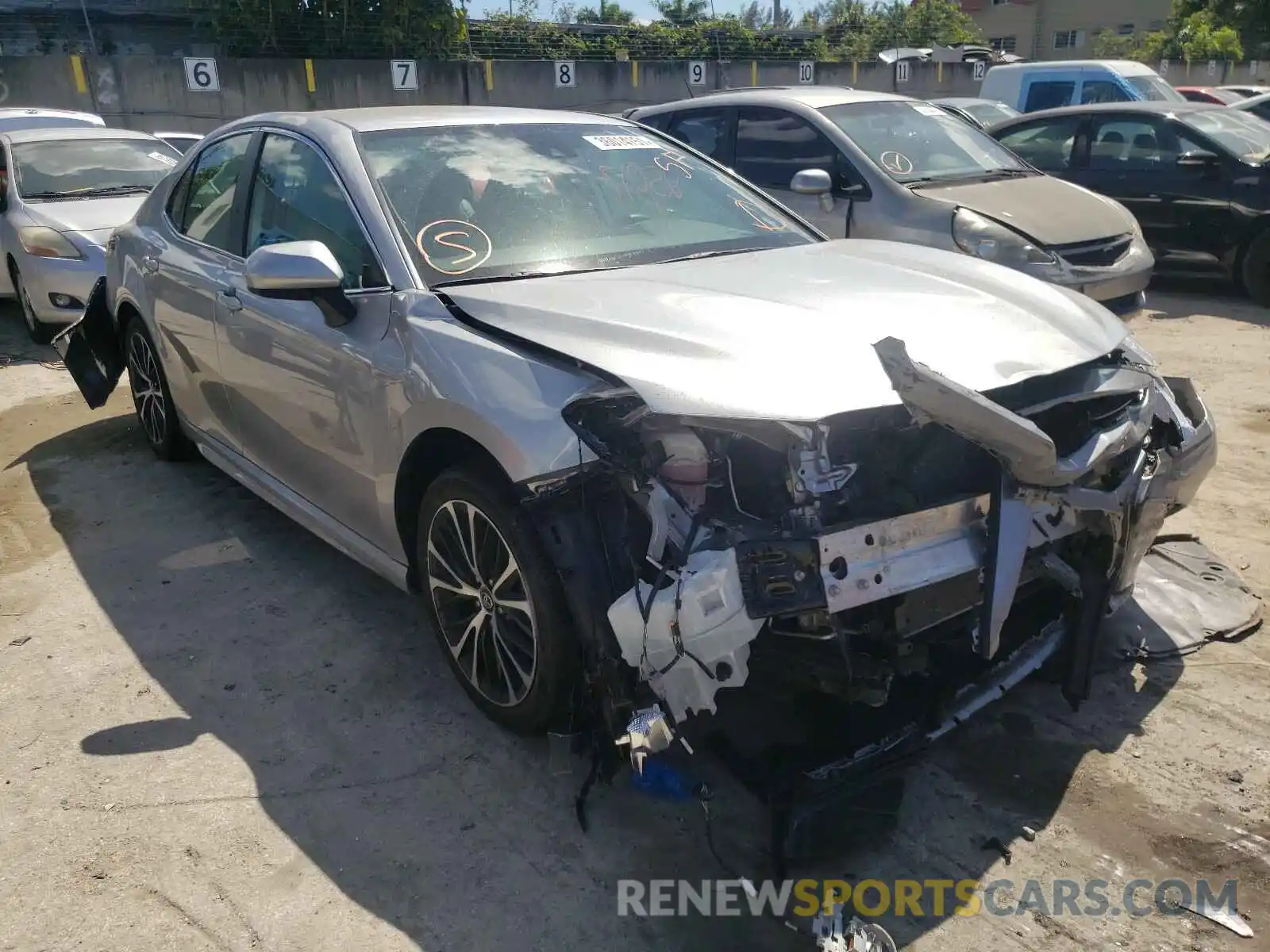 1 Photograph of a damaged car 4T1B11HK4KU164778 TOYOTA CAMRY 2019