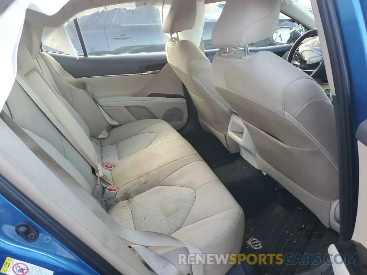 10 Photograph of a damaged car 4T1B11HK4KU165008 TOYOTA CAMRY 2019