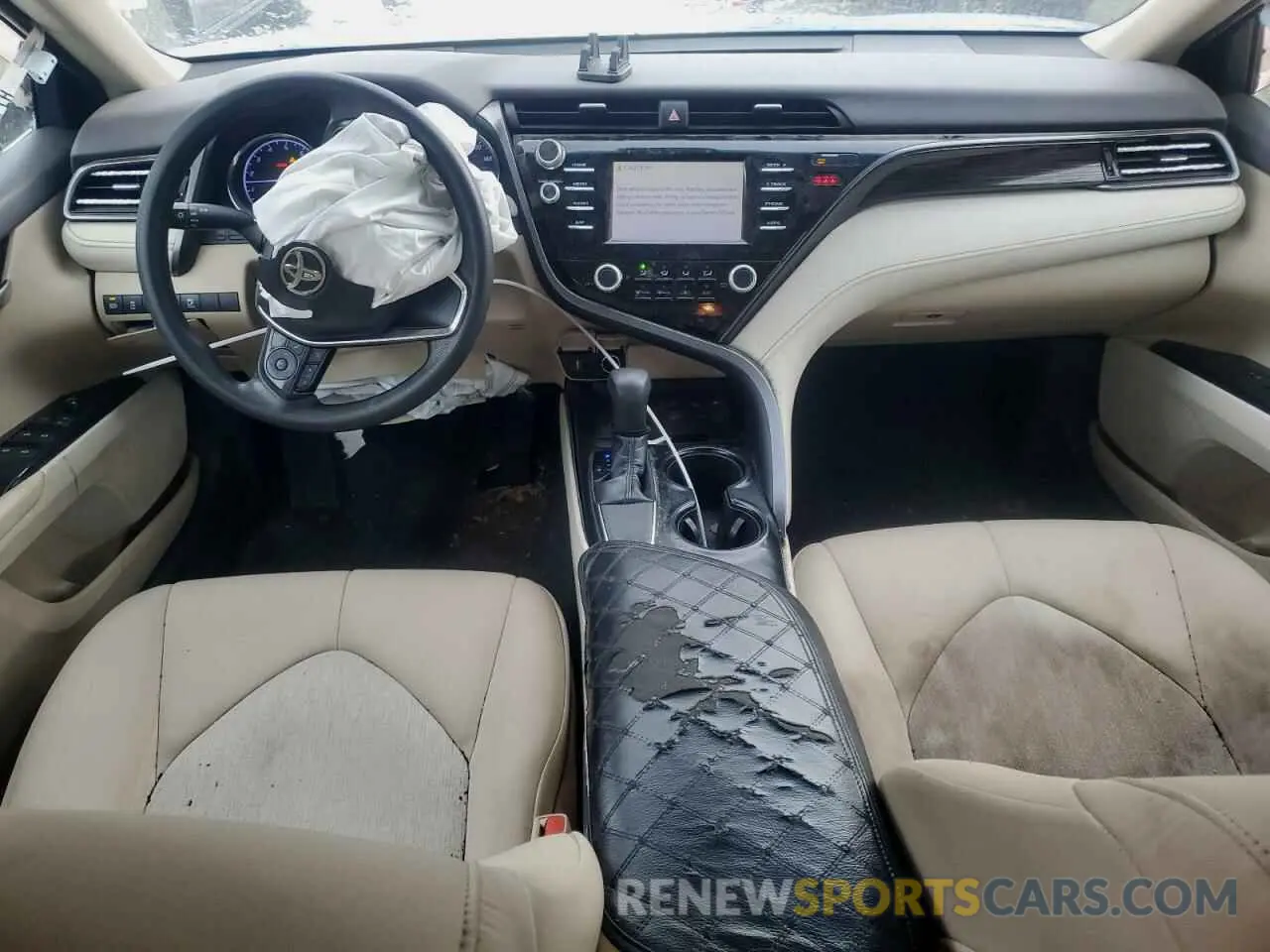 8 Photograph of a damaged car 4T1B11HK4KU165008 TOYOTA CAMRY 2019