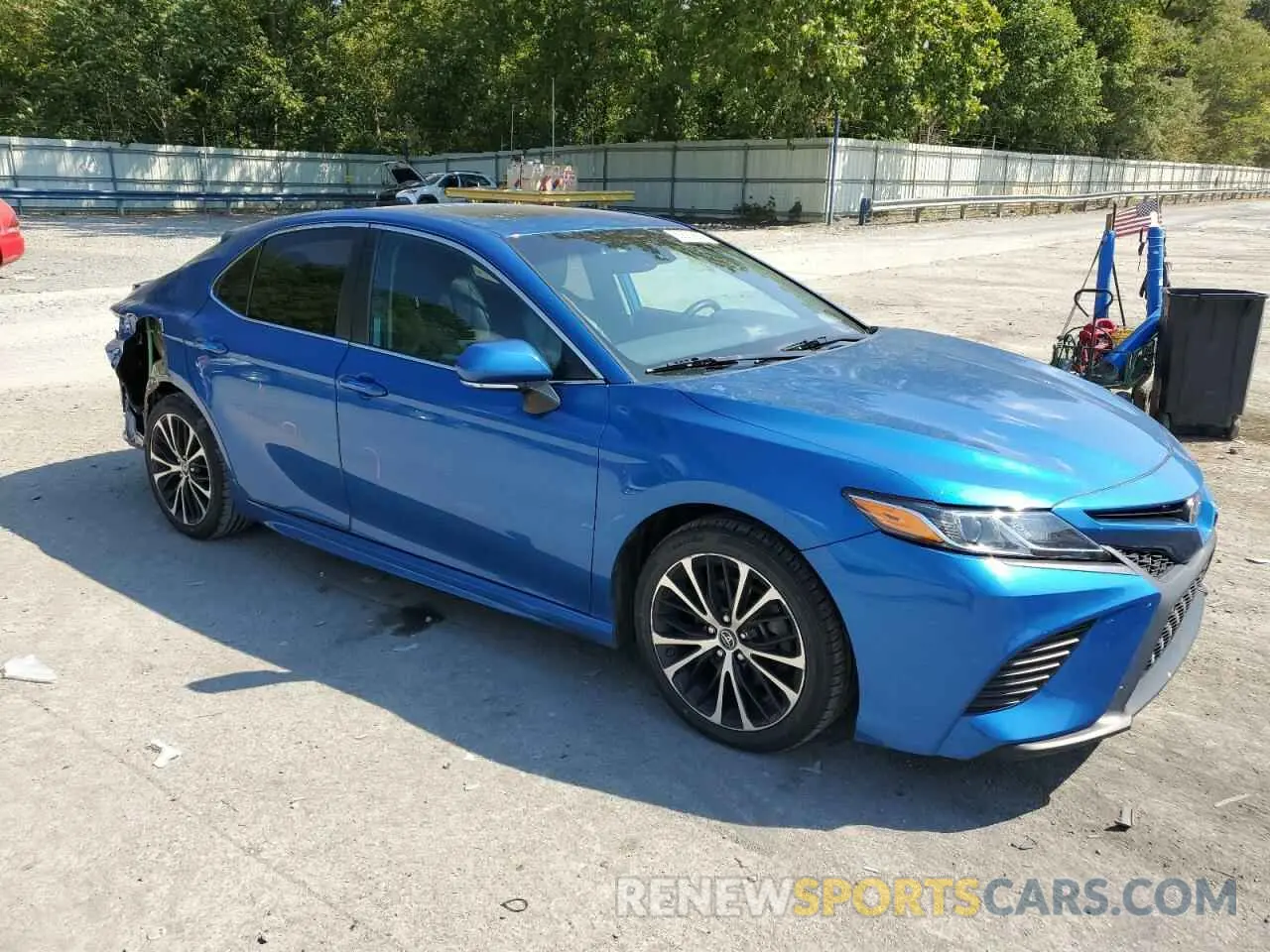 4 Photograph of a damaged car 4T1B11HK4KU166031 TOYOTA CAMRY 2019