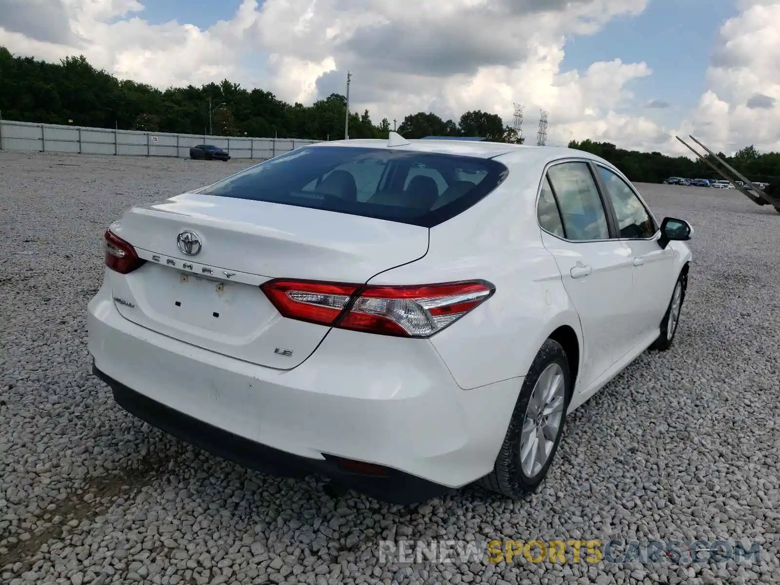 4 Photograph of a damaged car 4T1B11HK4KU172024 TOYOTA CAMRY 2019