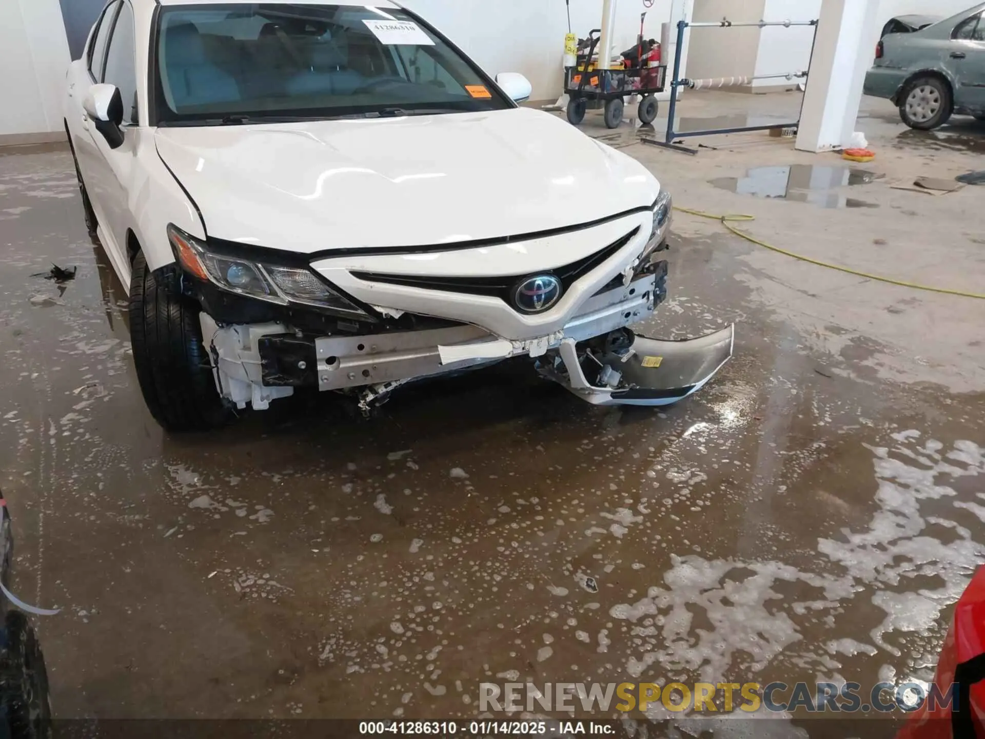6 Photograph of a damaged car 4T1B11HK4KU179538 TOYOTA CAMRY 2019