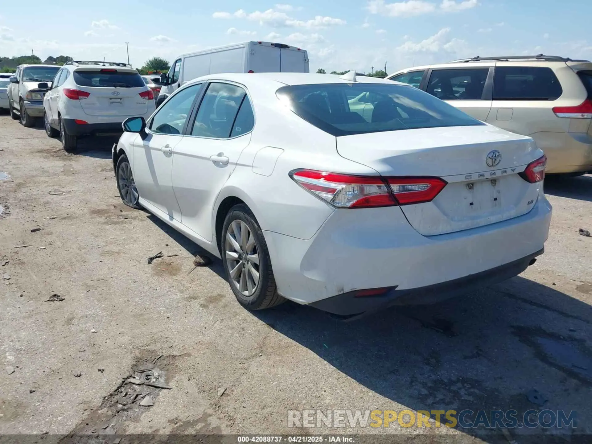 3 Photograph of a damaged car 4T1B11HK4KU180995 TOYOTA CAMRY 2019