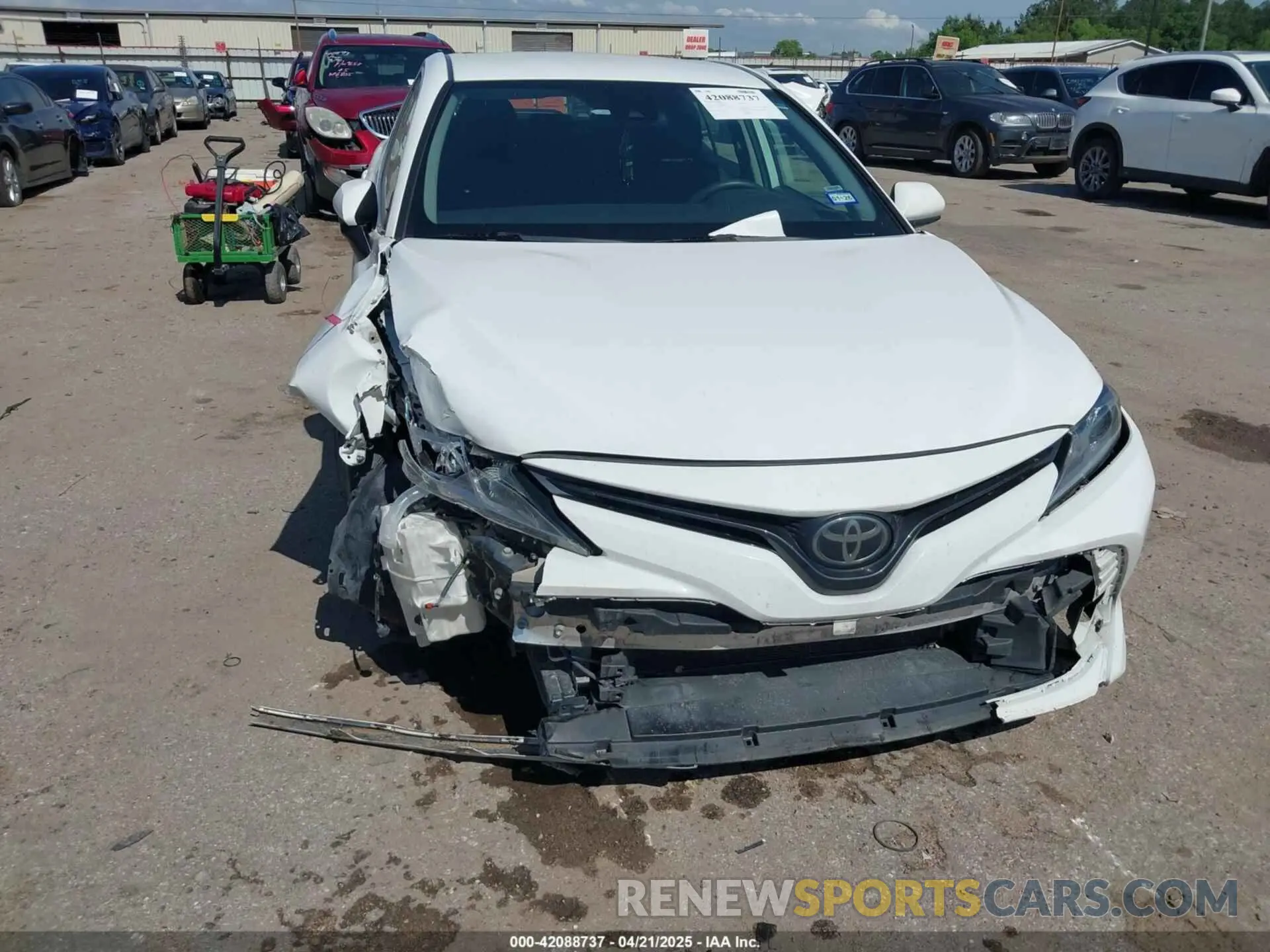 6 Photograph of a damaged car 4T1B11HK4KU180995 TOYOTA CAMRY 2019