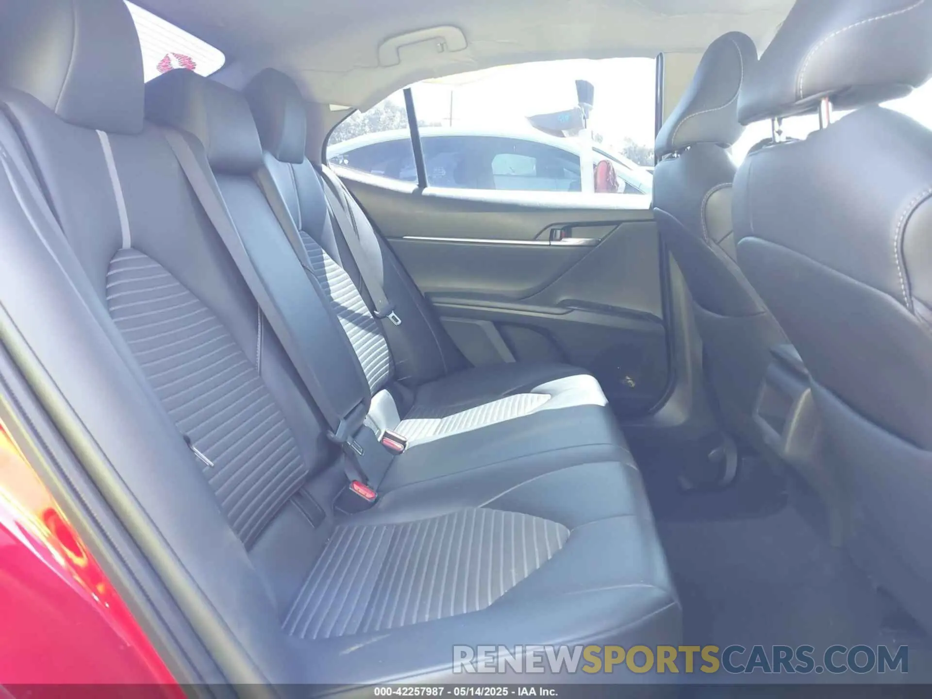 8 Photograph of a damaged car 4T1B11HK4KU188434 TOYOTA CAMRY 2019