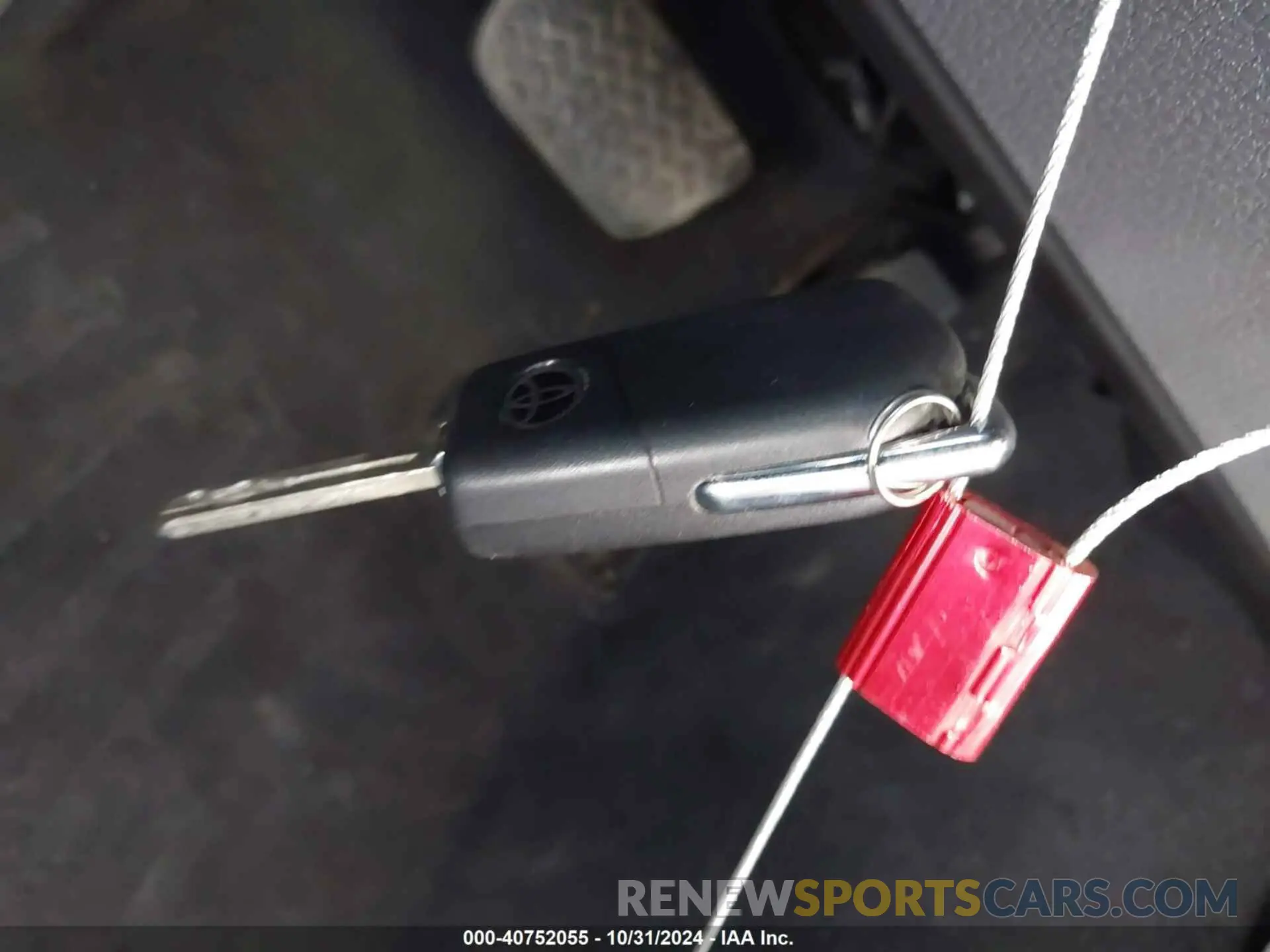11 Photograph of a damaged car 4T1B11HK4KU189096 TOYOTA CAMRY 2019
