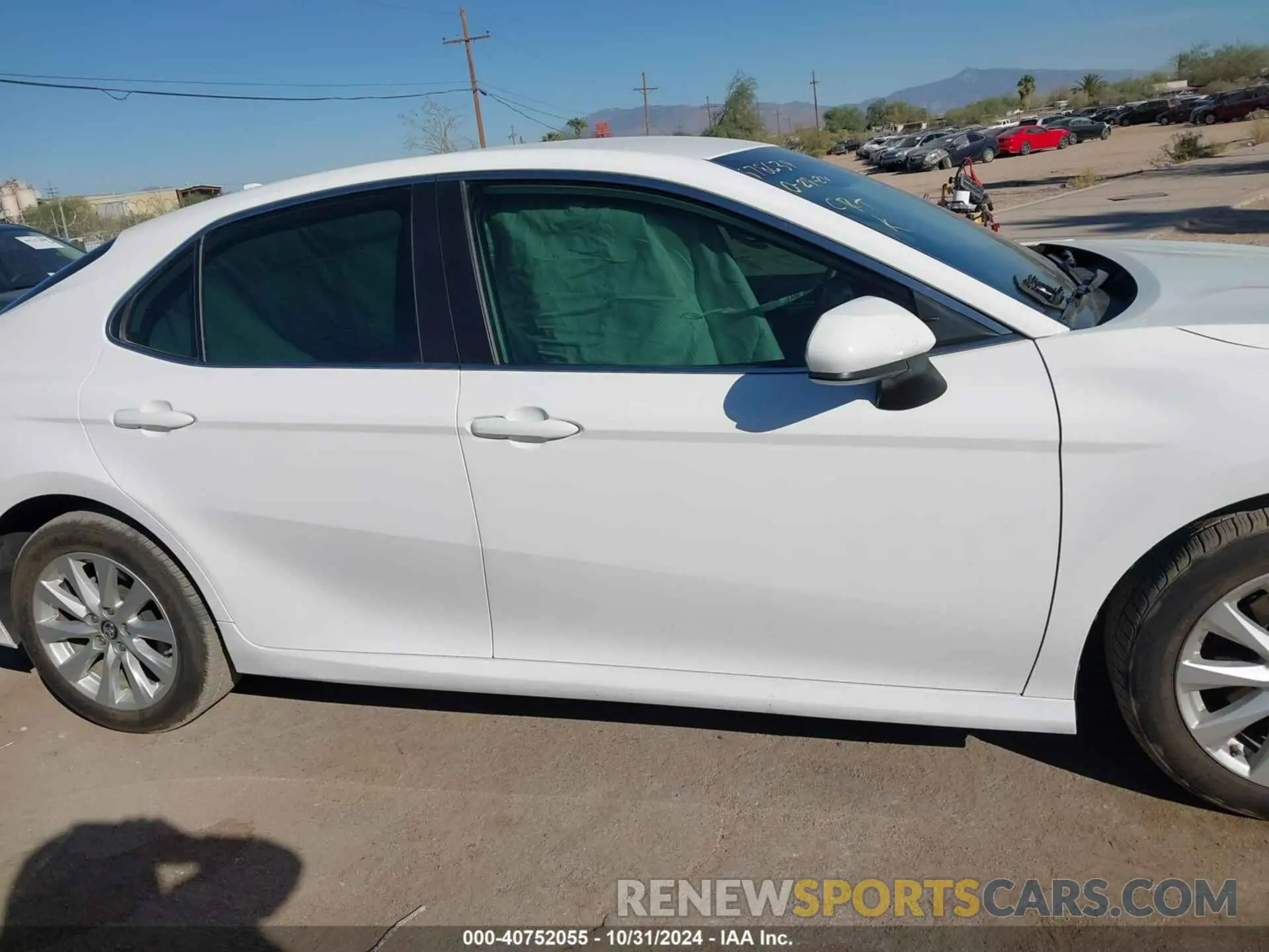 14 Photograph of a damaged car 4T1B11HK4KU189096 TOYOTA CAMRY 2019