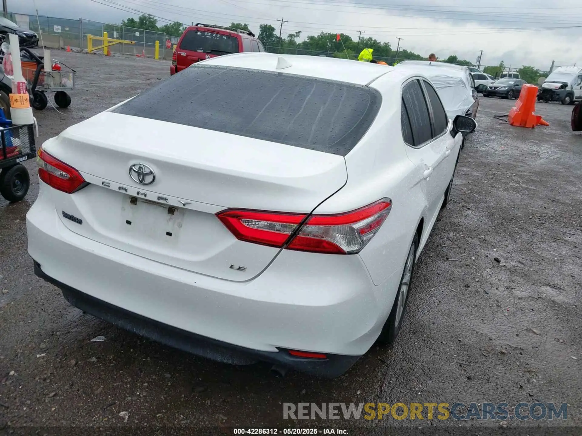 4 Photograph of a damaged car 4T1B11HK4KU192631 TOYOTA CAMRY 2019