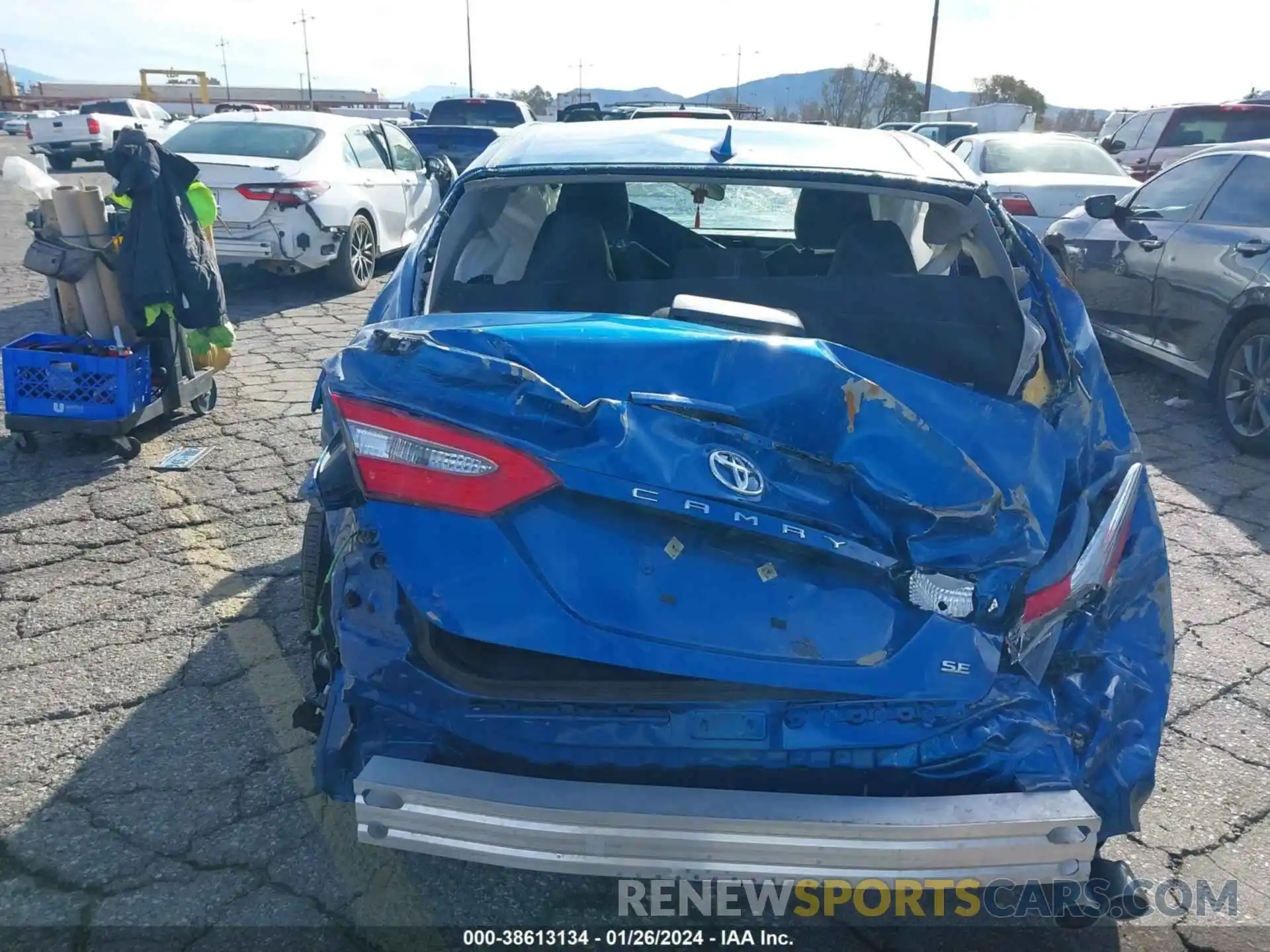 16 Photograph of a damaged car 4T1B11HK4KU192936 TOYOTA CAMRY 2019