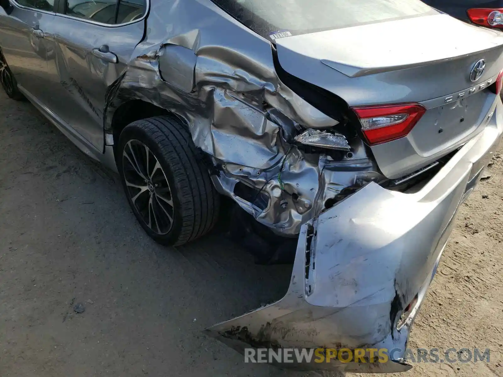 9 Photograph of a damaged car 4T1B11HK4KU194136 TOYOTA CAMRY 2019