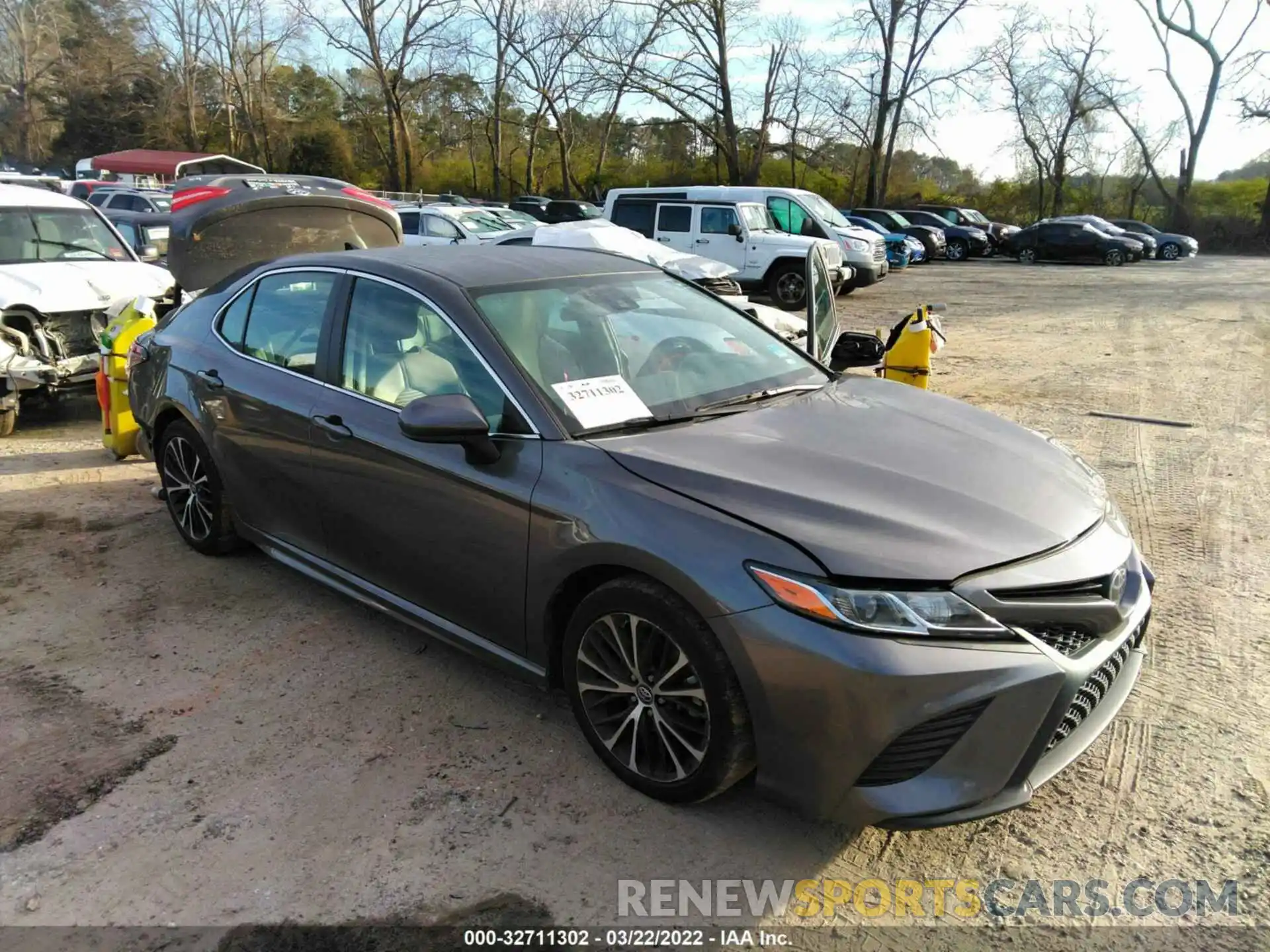 1 Photograph of a damaged car 4T1B11HK4KU194380 TOYOTA CAMRY 2019