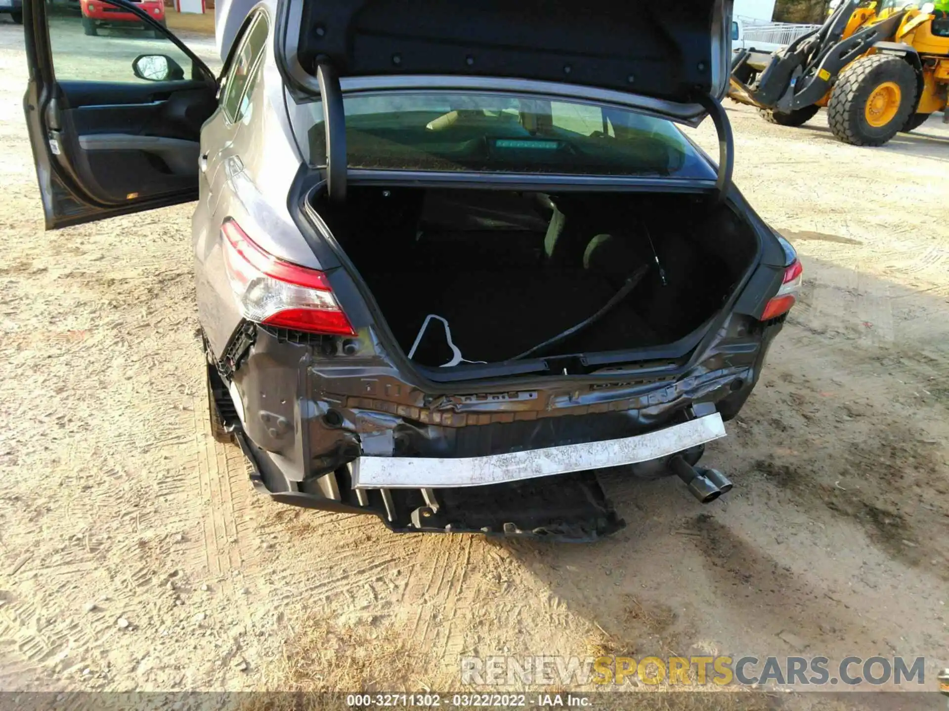 6 Photograph of a damaged car 4T1B11HK4KU194380 TOYOTA CAMRY 2019