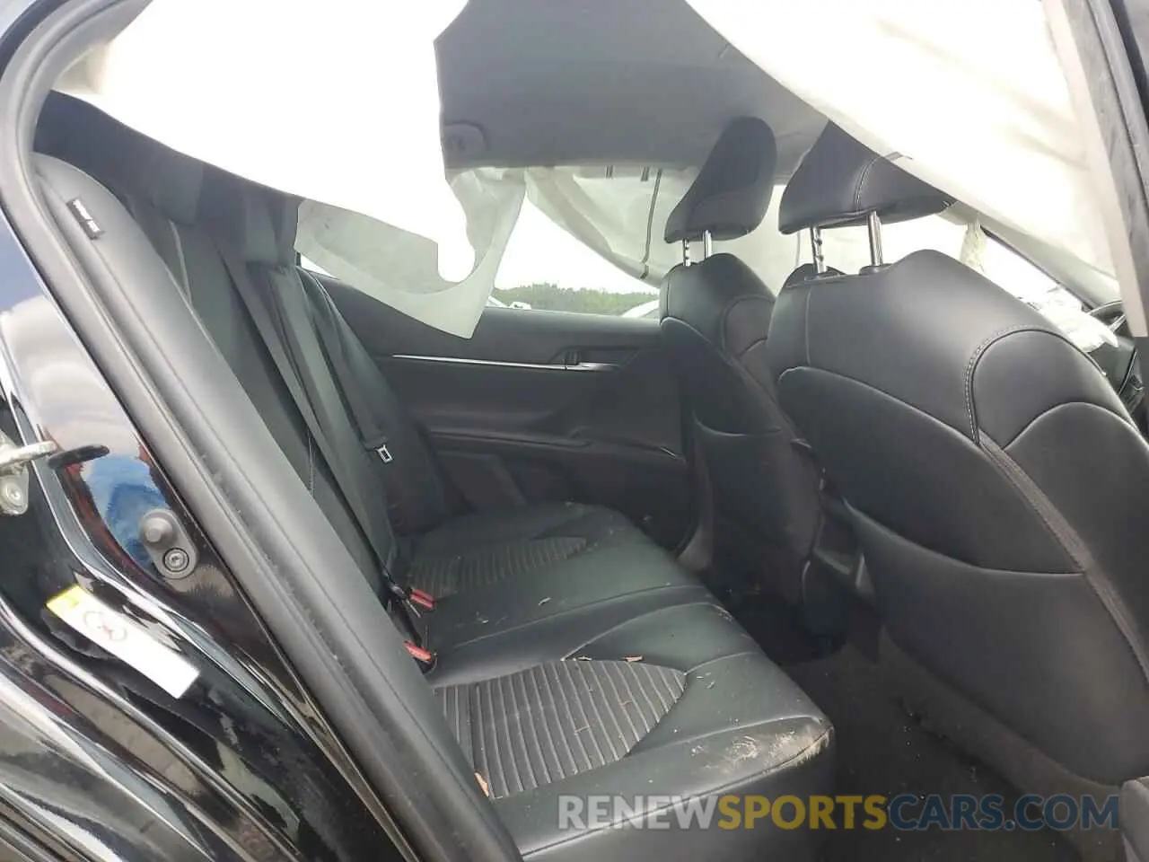 10 Photograph of a damaged car 4T1B11HK4KU195836 TOYOTA CAMRY 2019