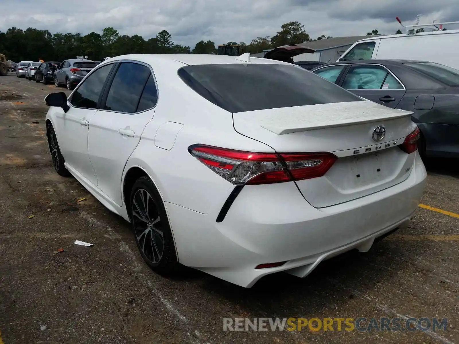 3 Photograph of a damaged car 4T1B11HK4KU197103 TOYOTA CAMRY 2019