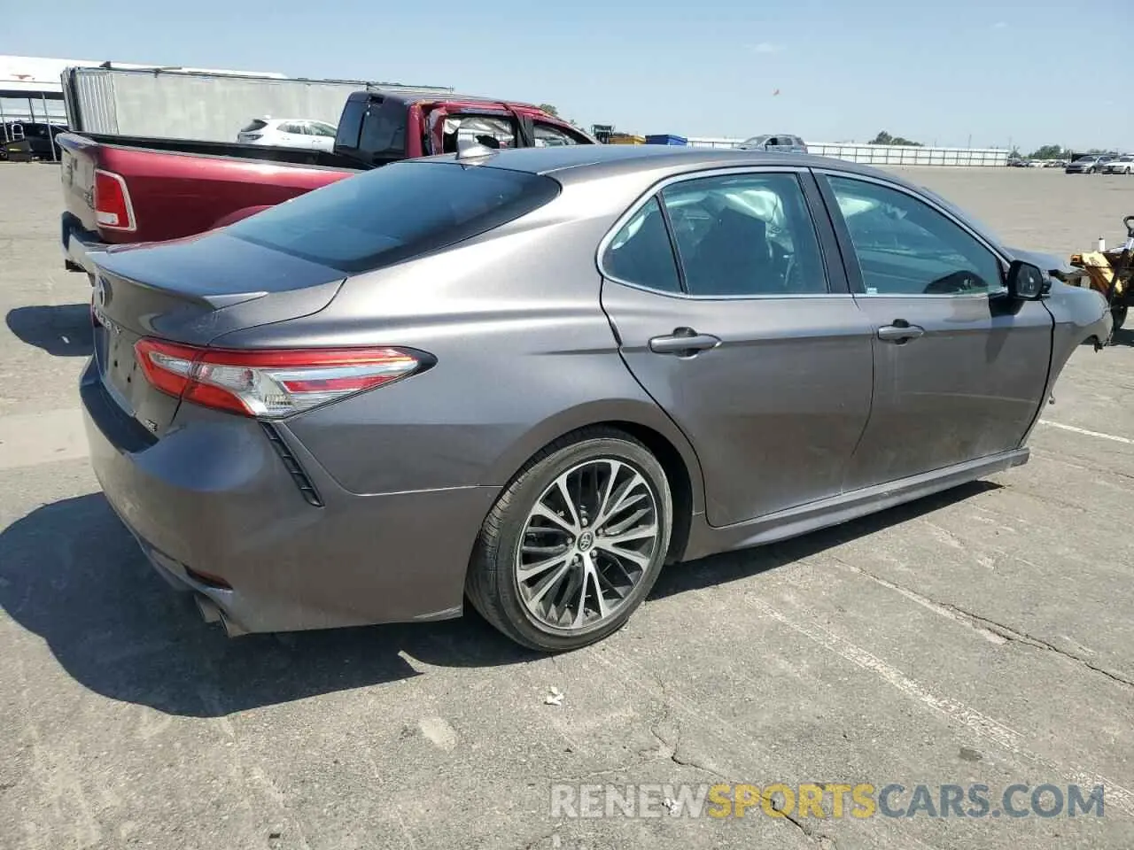 3 Photograph of a damaged car 4T1B11HK4KU197568 TOYOTA CAMRY 2019