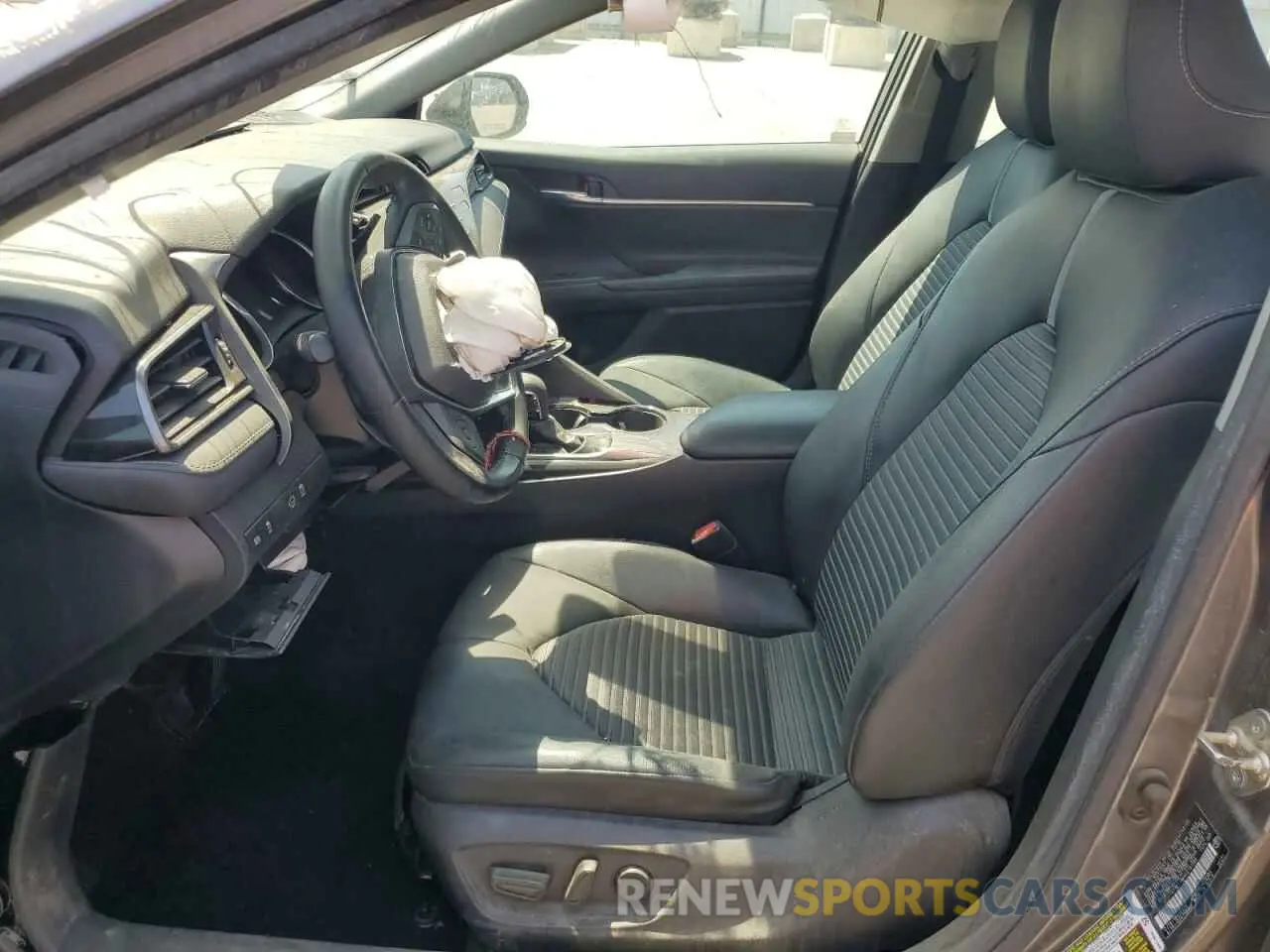 7 Photograph of a damaged car 4T1B11HK4KU197568 TOYOTA CAMRY 2019