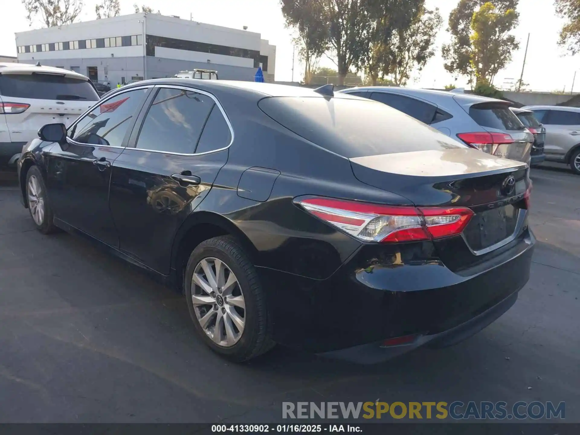 3 Photograph of a damaged car 4T1B11HK4KU198722 TOYOTA CAMRY 2019