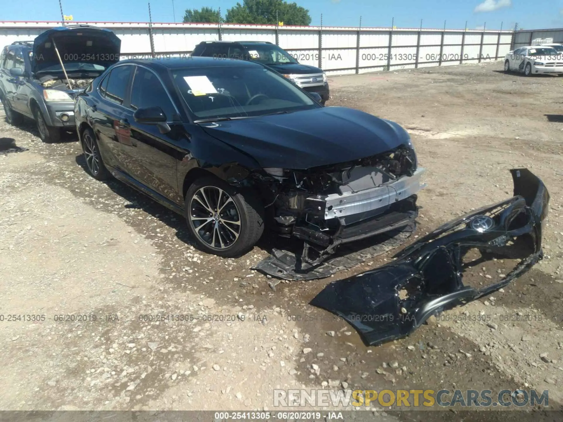 1 Photograph of a damaged car 4T1B11HK4KU199031 TOYOTA CAMRY 2019