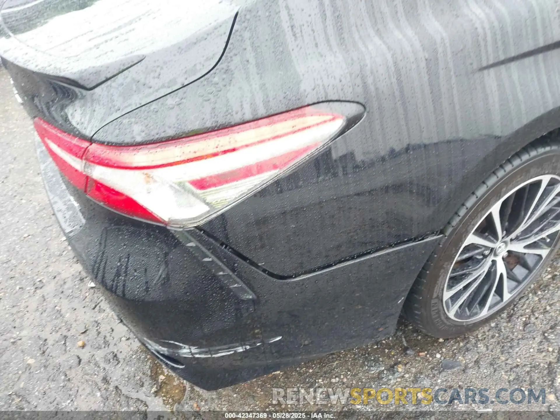 22 Photograph of a damaged car 4T1B11HK4KU199191 TOYOTA CAMRY 2019