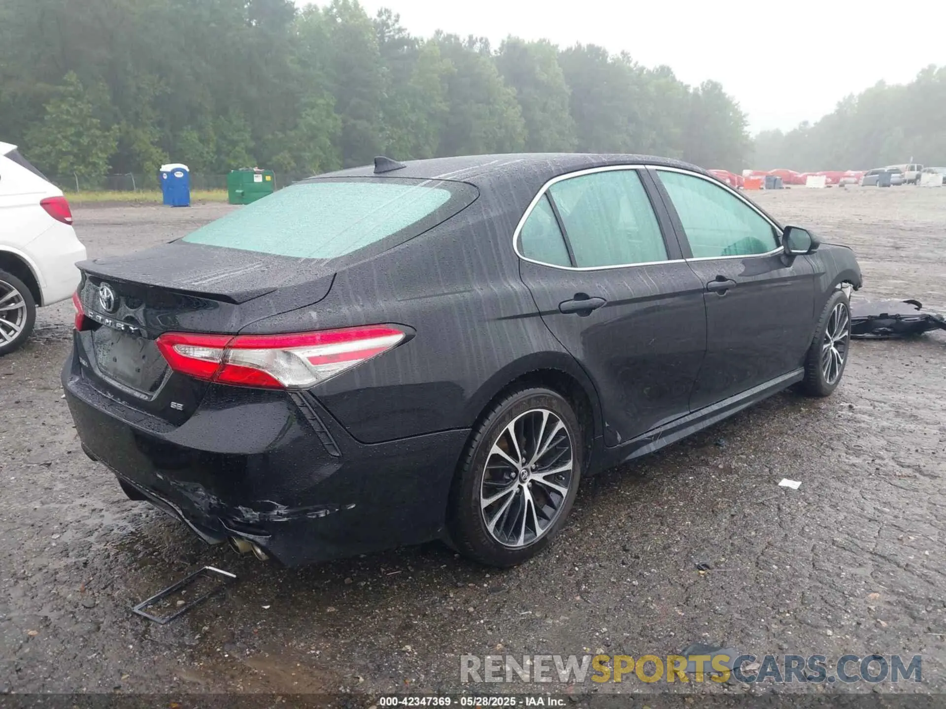 4 Photograph of a damaged car 4T1B11HK4KU199191 TOYOTA CAMRY 2019