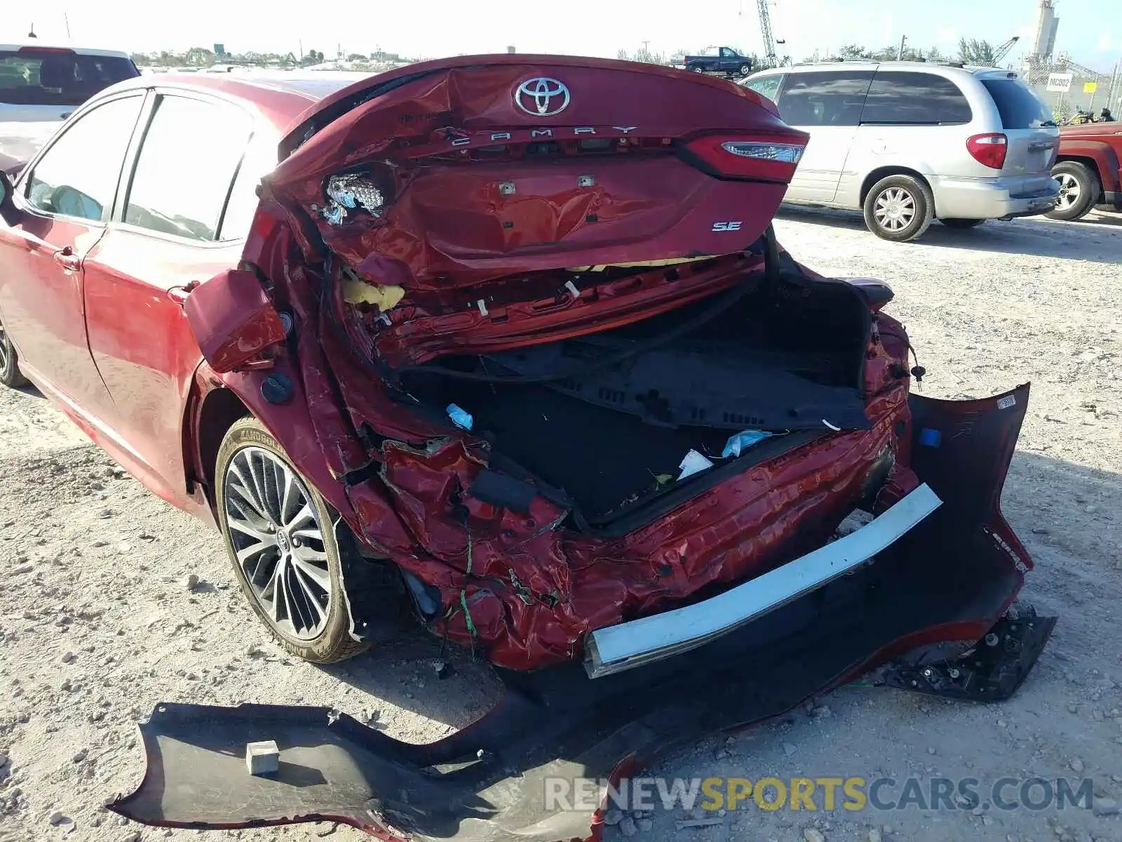 9 Photograph of a damaged car 4T1B11HK4KU206429 TOYOTA CAMRY 2019