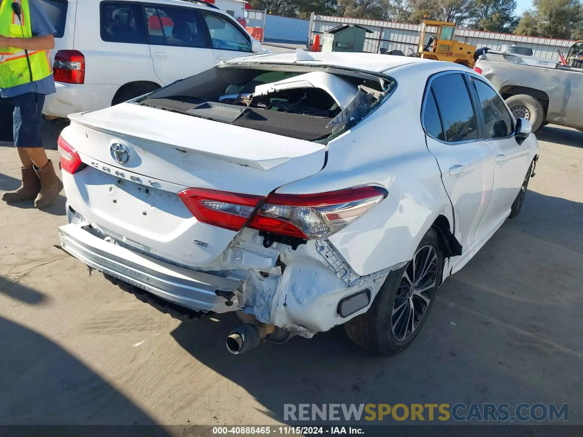 4 Photograph of a damaged car 4T1B11HK4KU206690 TOYOTA CAMRY 2019