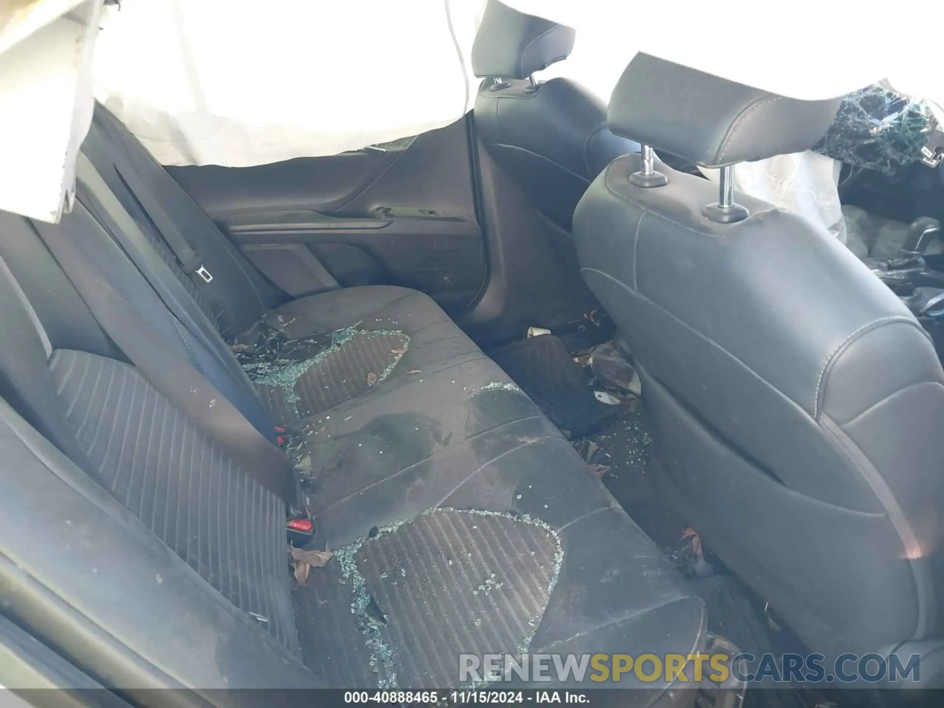 8 Photograph of a damaged car 4T1B11HK4KU206690 TOYOTA CAMRY 2019